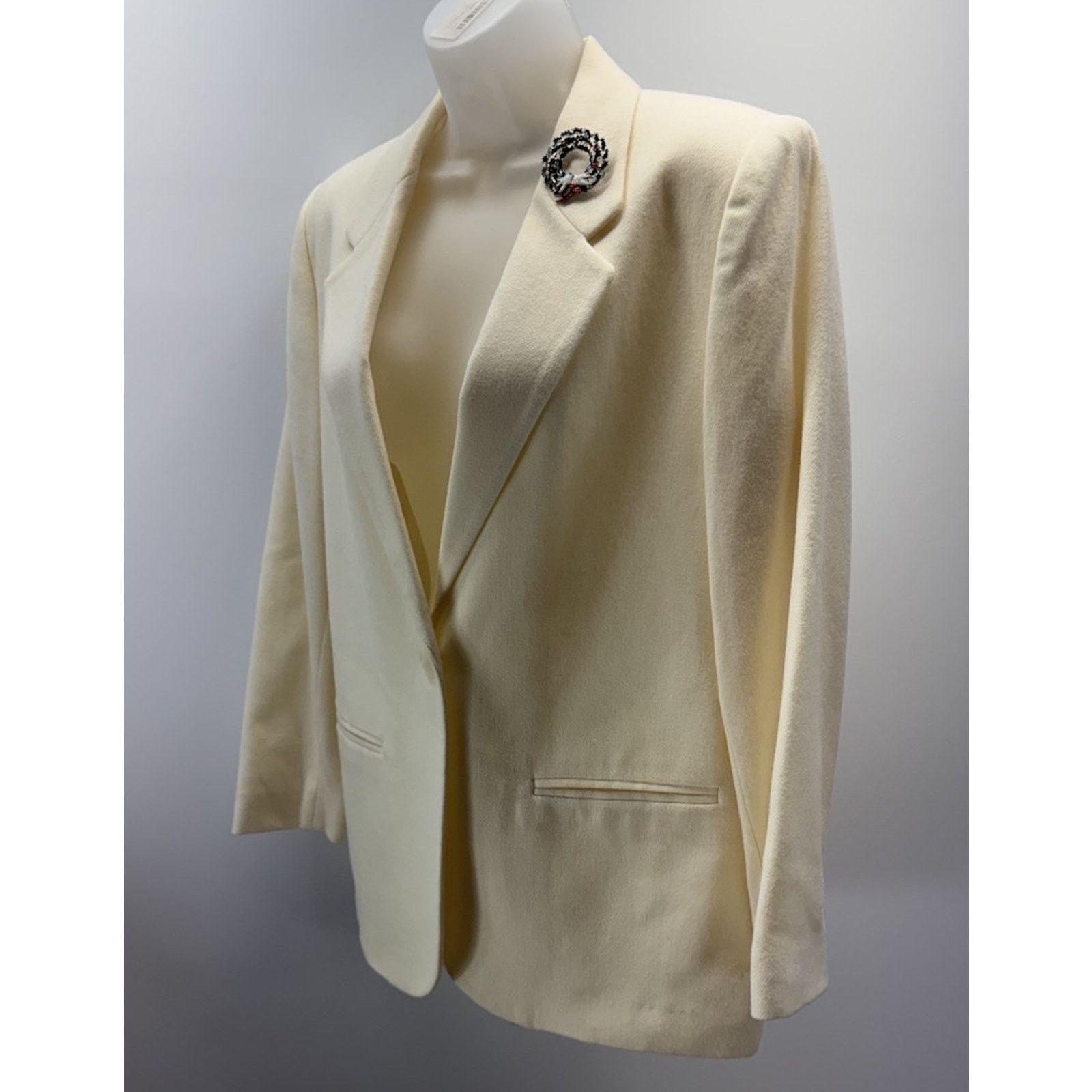 Other Sag Harbor Blazer Women’s 6 Petite Ivory Boyfriend Size M / US 6-8 / IT 42-44 - 1 Thumbnail