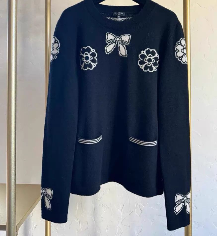Chanel Chanel 36 Sweater Size XS / US 0-2 / IT 36-38 - 1 Thumbnail