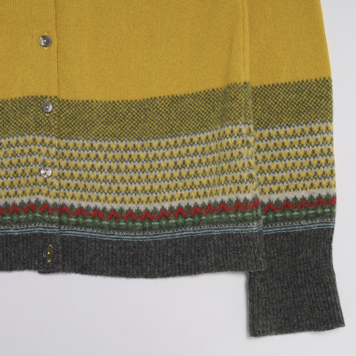 Other Eribe Scotland Fair Isle Pattern Cardigan Sweater Wool Yello Size L / US 10 / IT 46 - 4 Thumbnail
