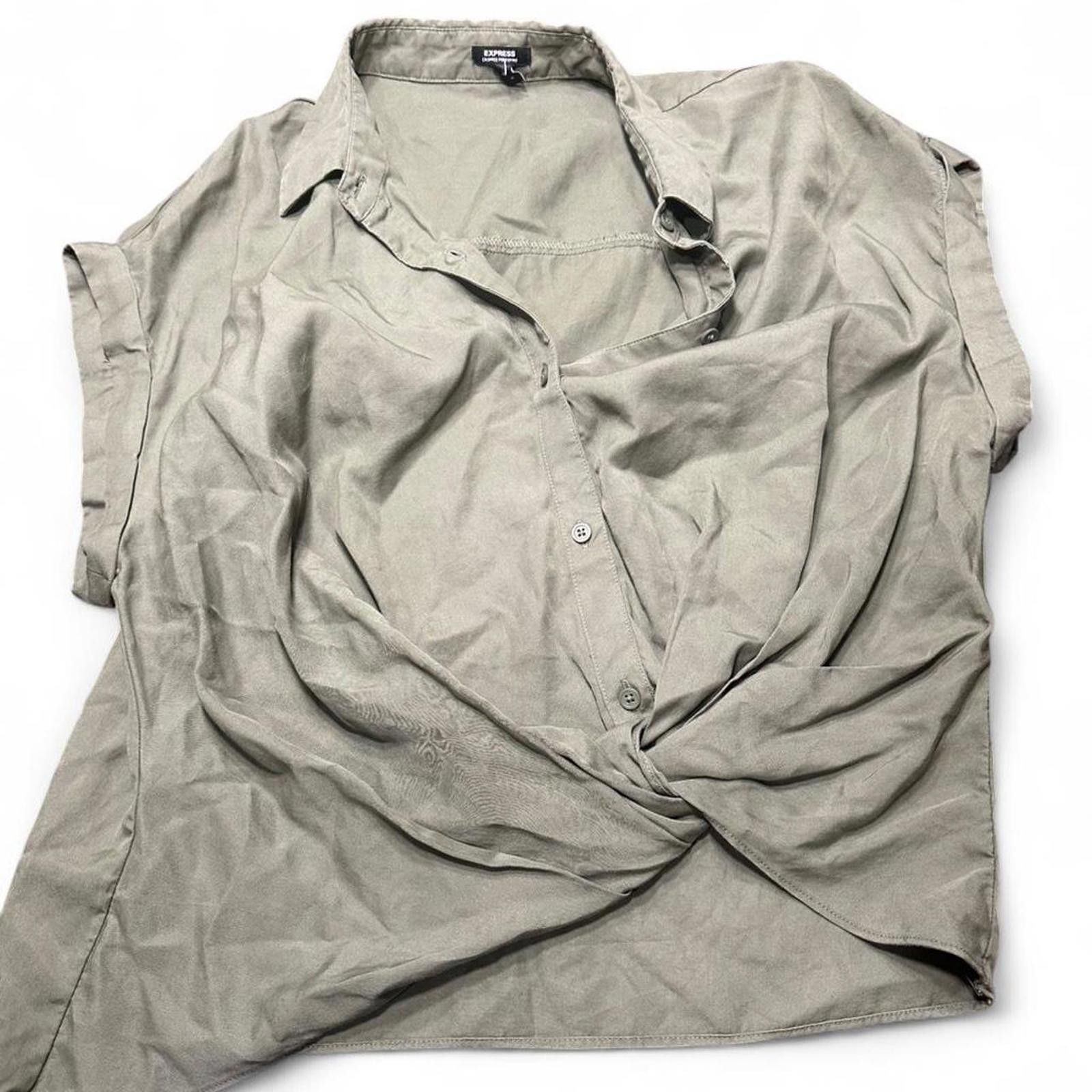 Express Express Women's Green and Khaki Blous Size M / US 6-8 / IT 42-44 - 1 Thumbnail