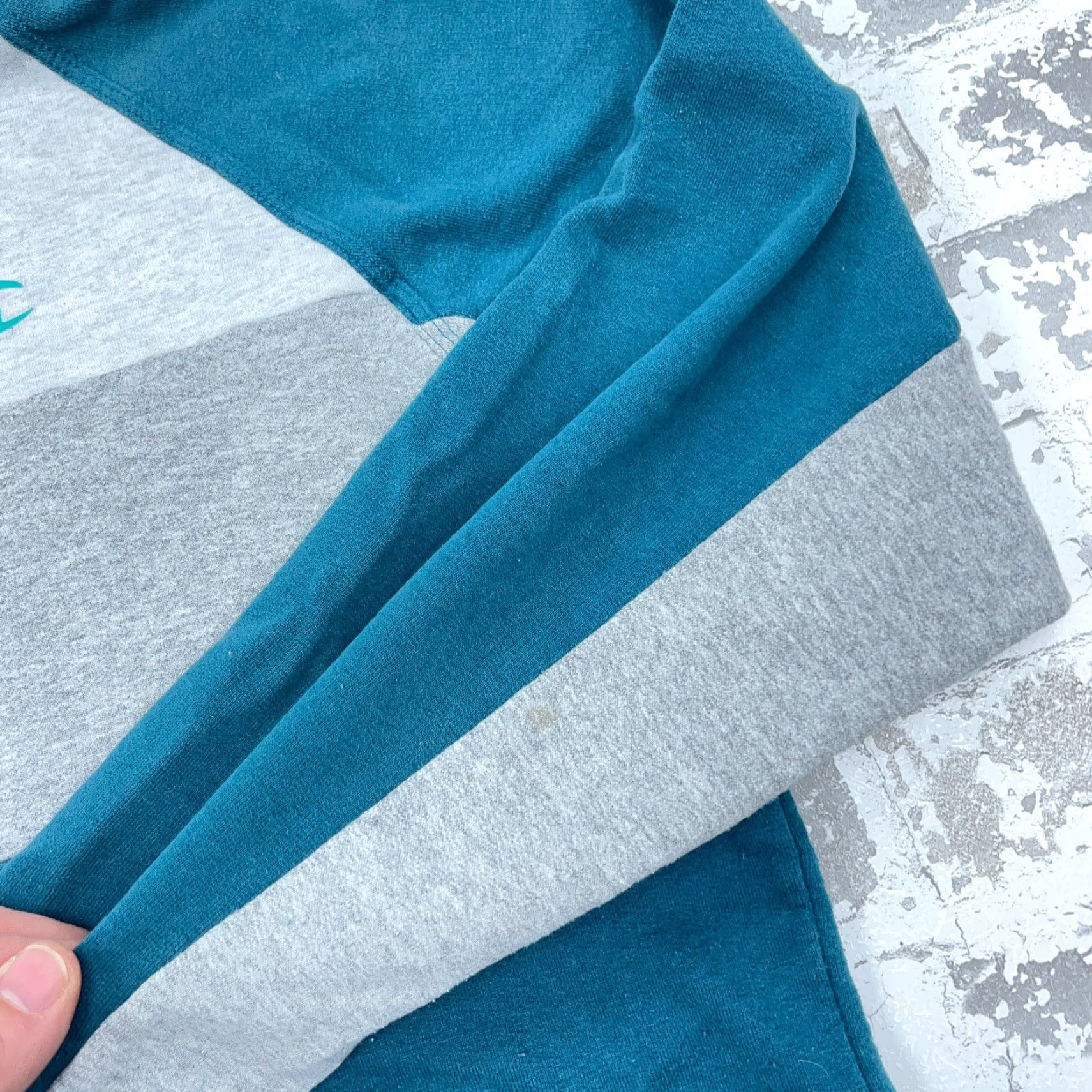 Champion Champion Hoodie Men Medium Green Gray Sweatshirt Colorblock Logo Graphic Print Hooded Pockets Reverse Weave 90s Sport Mens Size US M / EU 48-50 / 2 - 3 Thumbnail