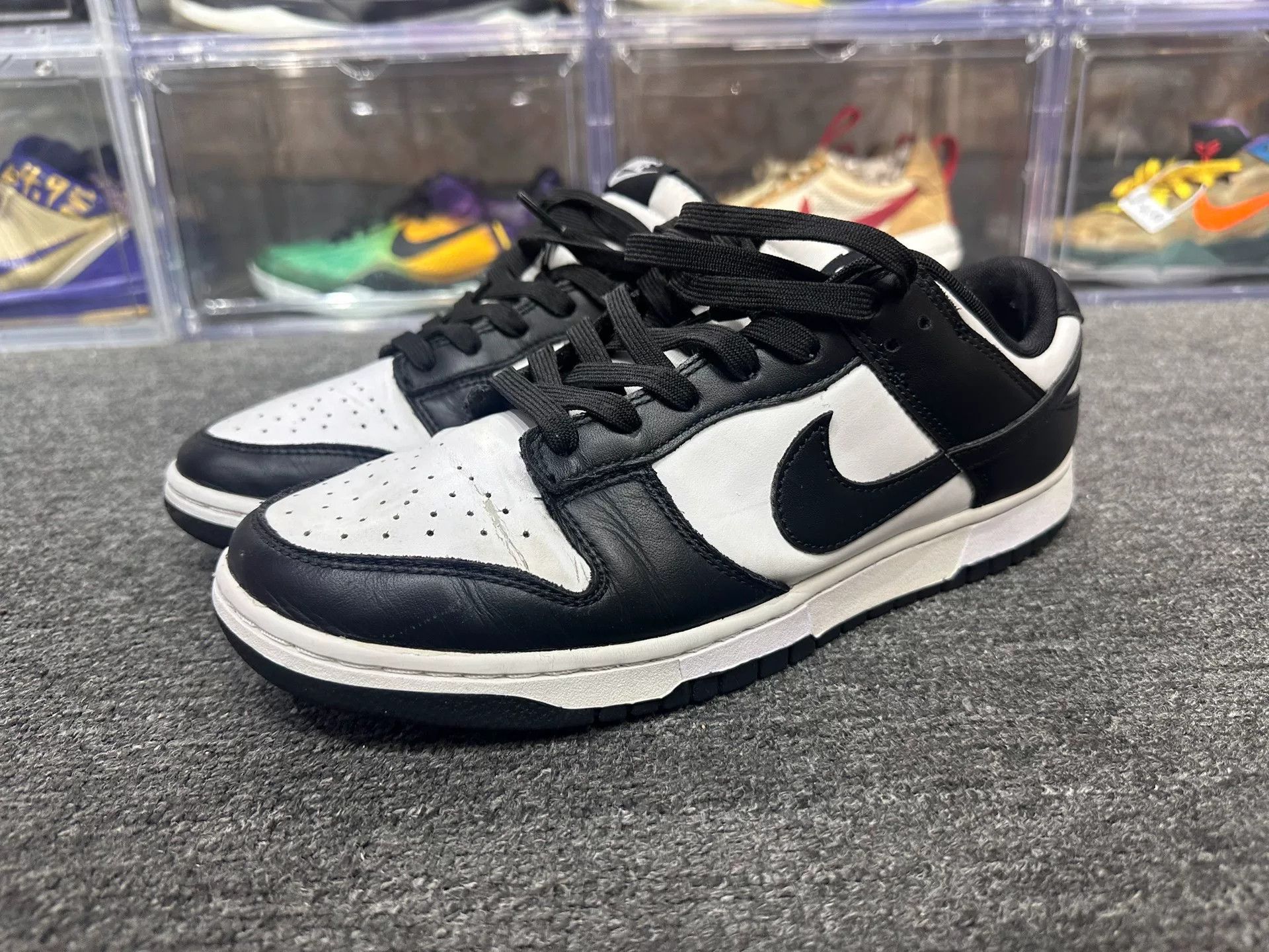 Nike Nike Black Lowtop Sneakers 10.5 Men Size US 10.5 / EU 43-44 - 1 Thumbnail