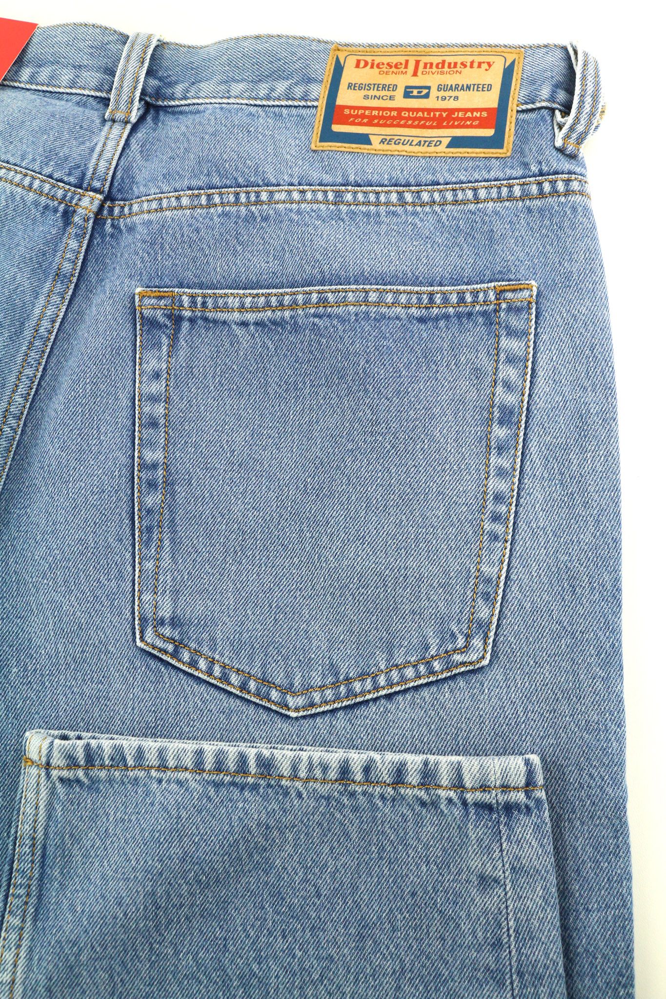 2010 9C16S W32/L32 Loose Fit Straight Button Jeans 40152