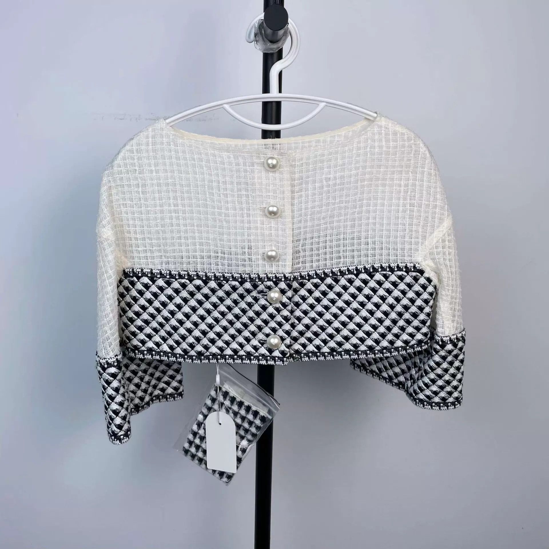 Chanel CHANEL Tweed Women's Color-Blocked White Jacket Size S / US 4 / IT 40 - 1 Thumbnail