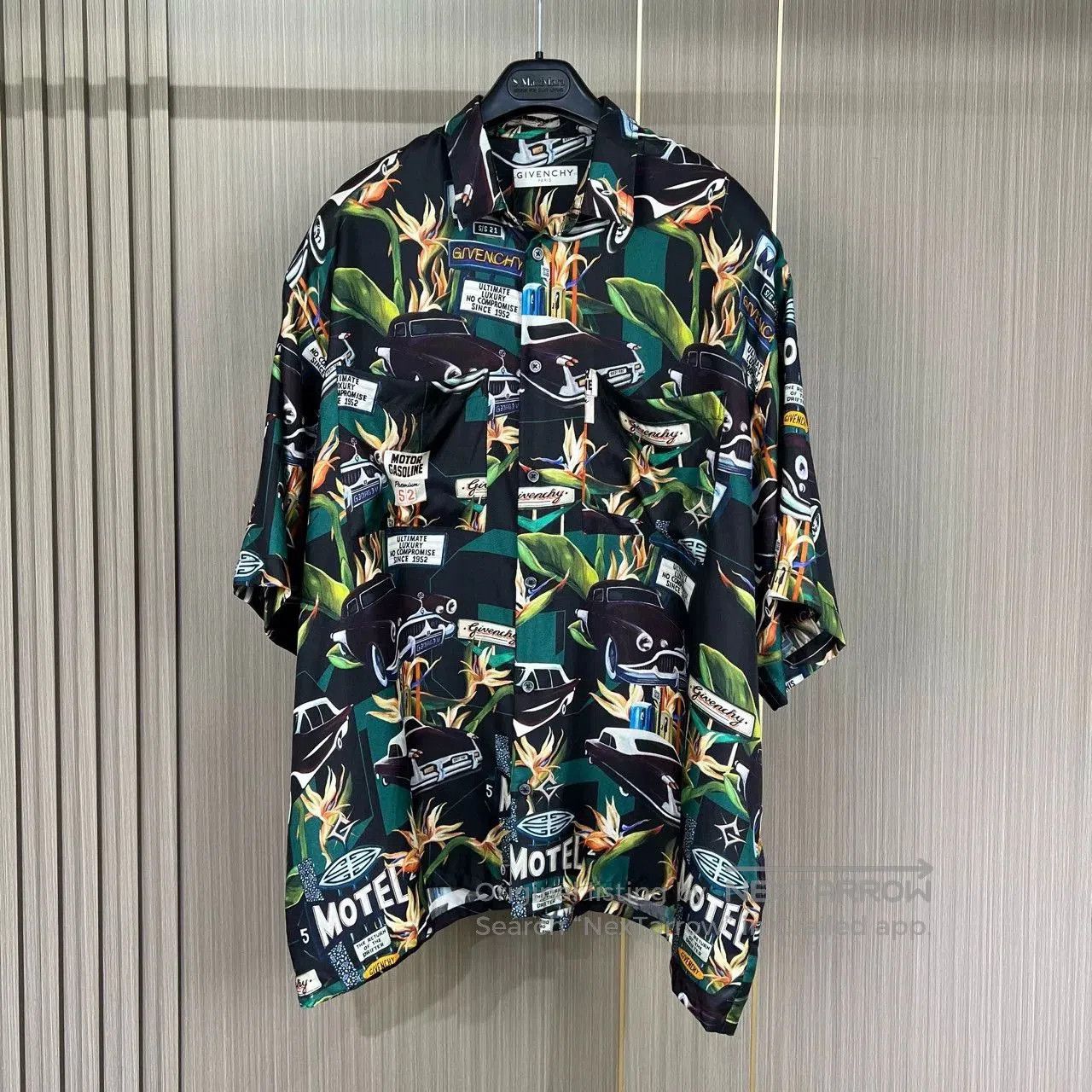Givenchy Givenchy Silk Short Sleeve Shirt. Size US M / EU 48-50 / 2 - 1 Thumbnail
