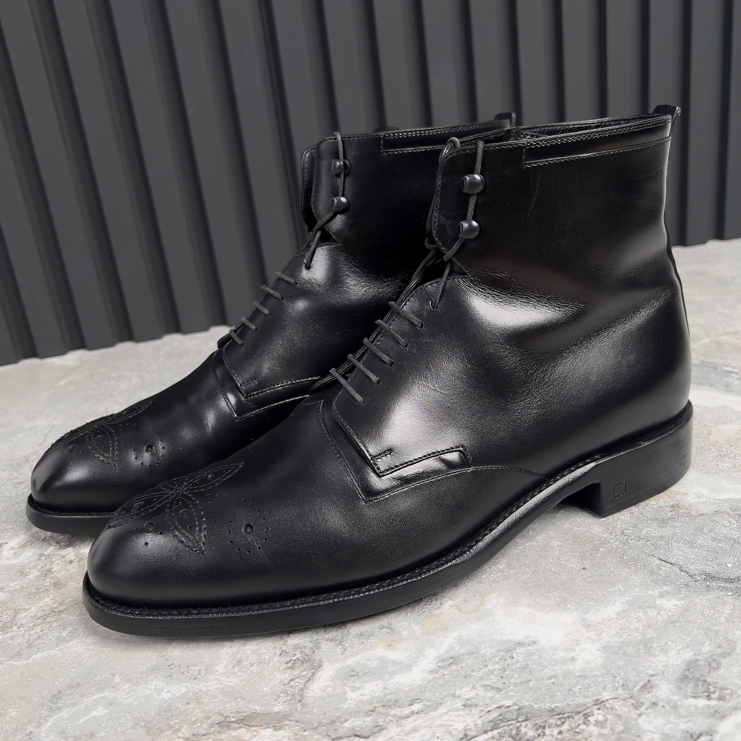Louis Vuitton Louis Vuitton Combat Perforated Ankle Boots Leather Size US 8 / EU 41 - 1 Thumbnail