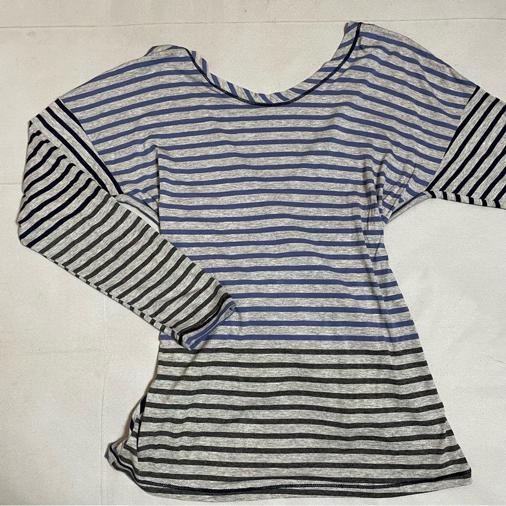 Other Soft Surroundings Cross Back Long Sleeve Striped Rayon Top M Size M / US 6-8 / IT 42-44 - 6 Thumbnail