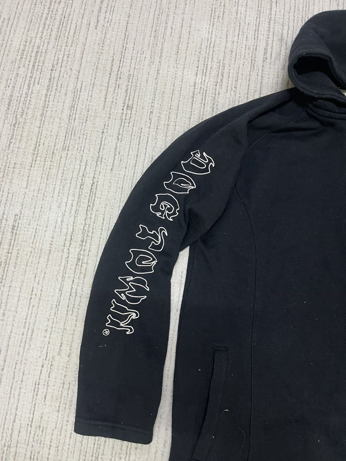 Dogtown × Japanese Brand × Vintage Vintage 90s dogtown black dragon hoodie Size US L / EU 52-54 / 3 - 4 Thumbnail