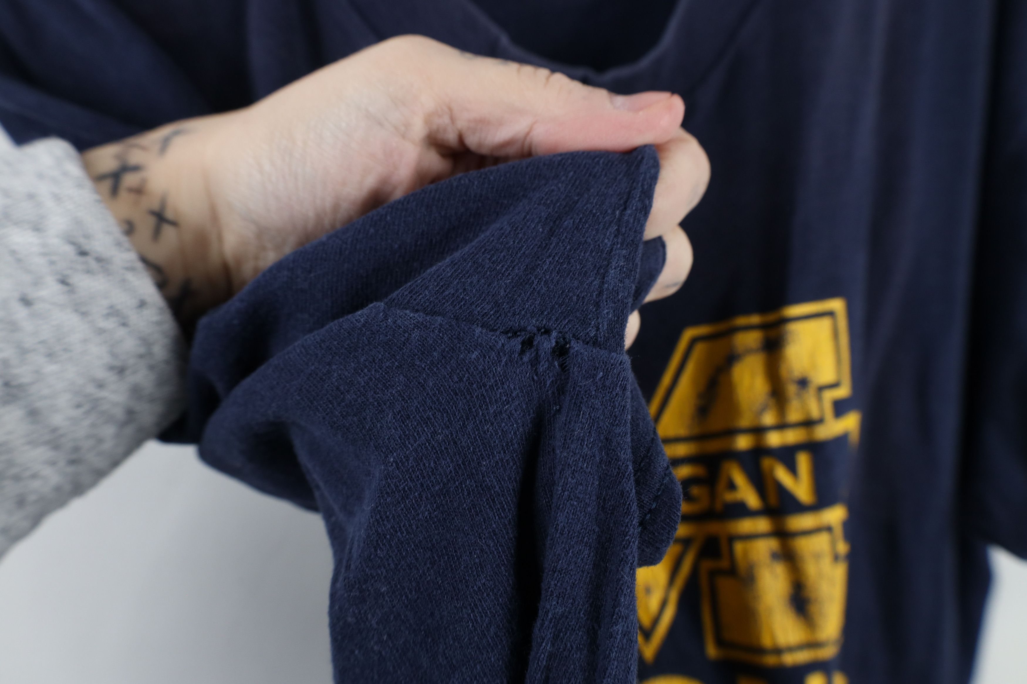 Vintage Vintage Champs University of Michigan Football T-Shirt Size US L / EU 52-54 / 3 - 10 Thumbnail