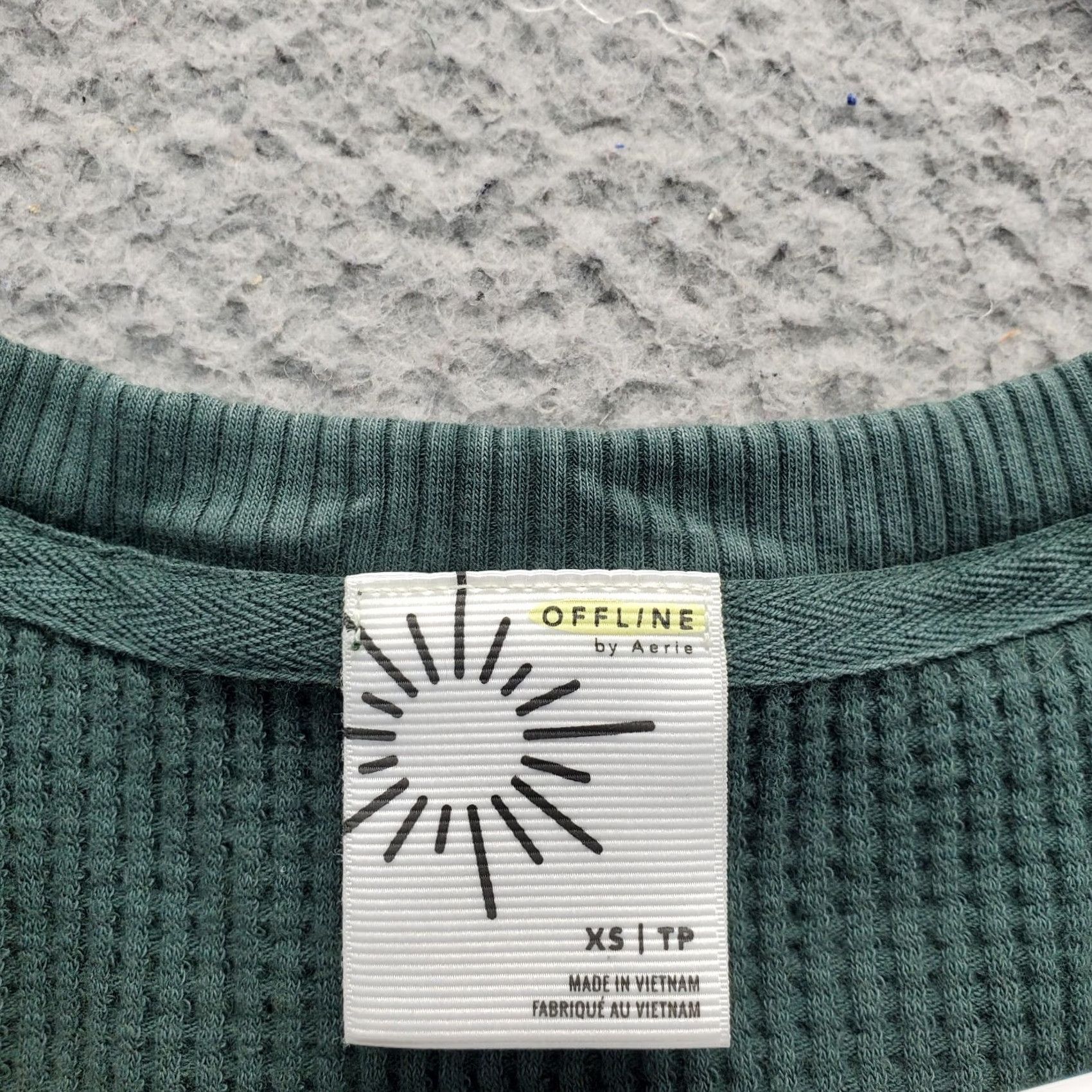 Vintage Offline by Aerie T-Shirt Womens XS Green Oversized Slit Round Neck Wool? Size XS / US 0-2 / IT 36-38 - 6 Thumbnail