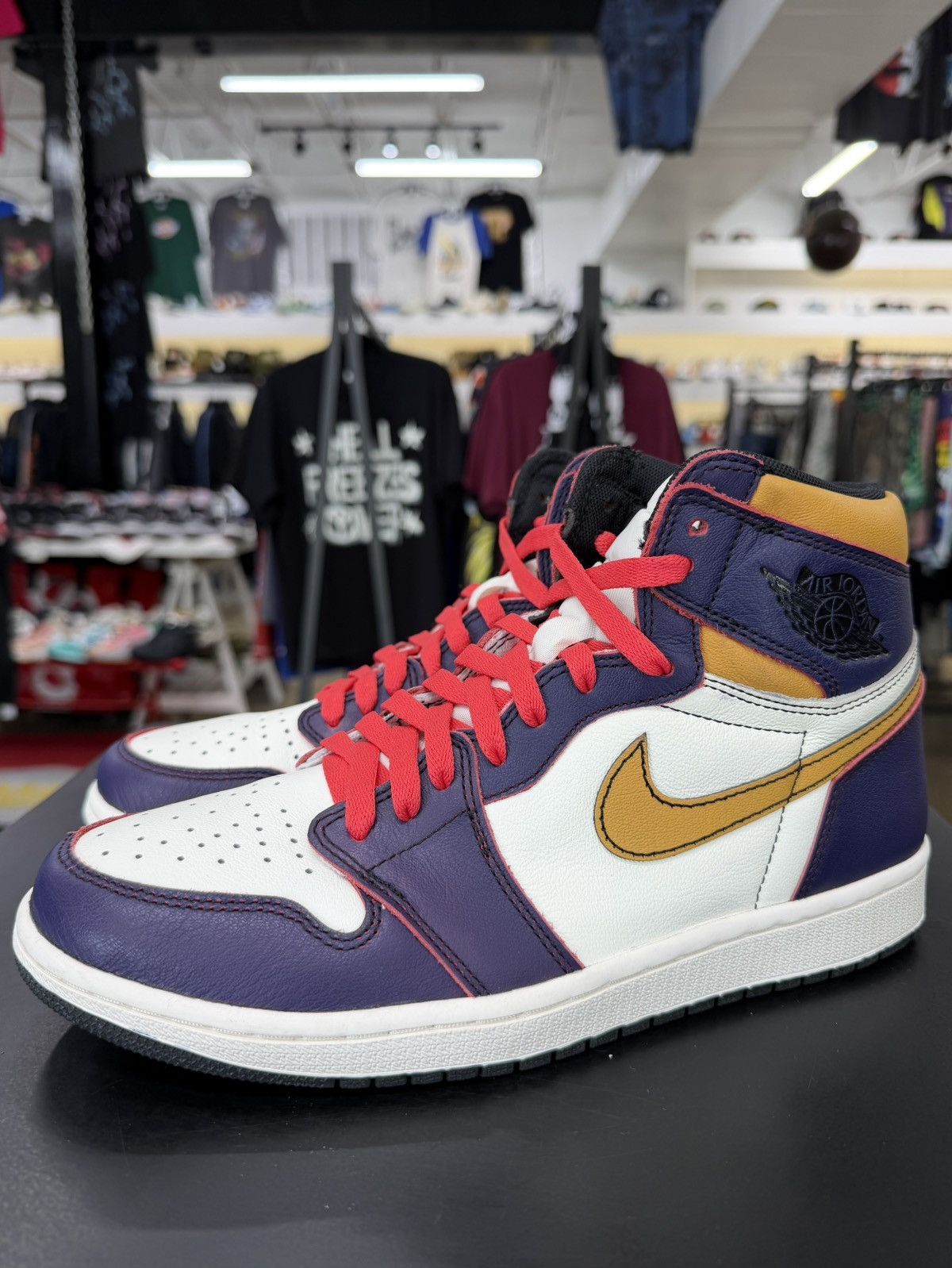 Jordan Brand Air Jordan 1 LA to Chicago Size 9 (2019) Size US 9 / EU 42 - 1 Thumbnail