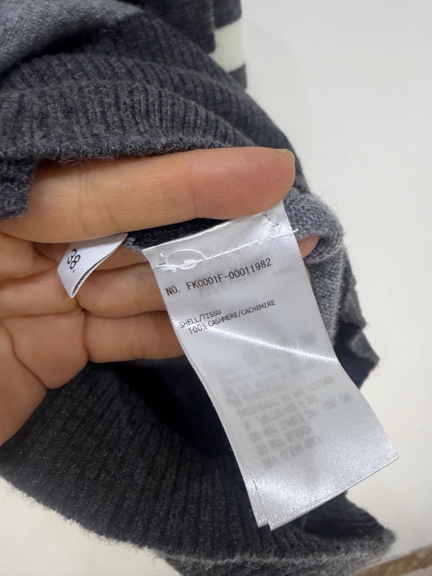 Thom Browne Thom Browne Gray 100% Cashmere Cardigan Size 38 New Size S / US 4 / IT 40 - 3 Thumbnail