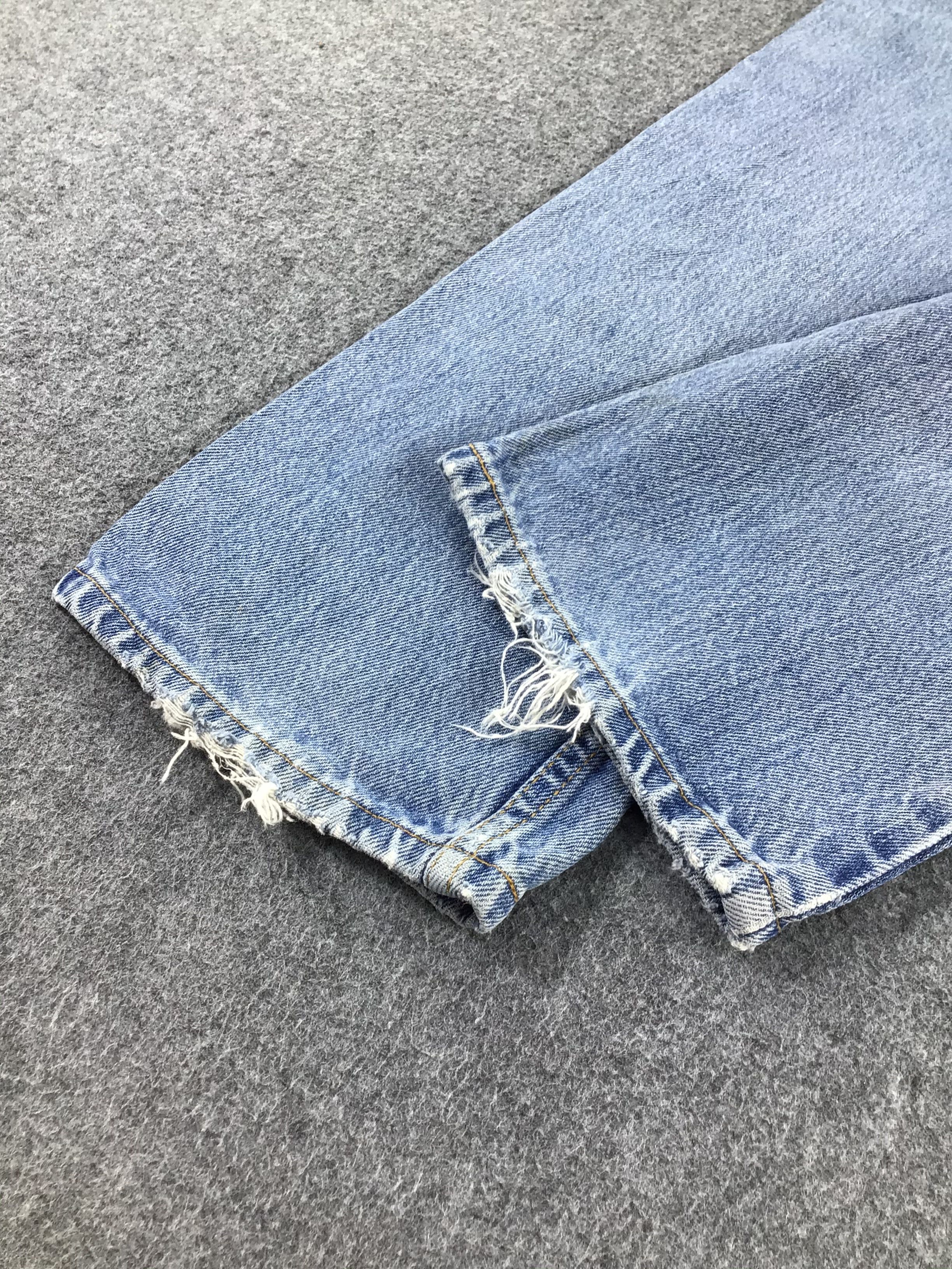 Levi's Vintage Levis 505 Jeans Medium Wash Denim KJ225 Size US 31 - 6 Thumbnail