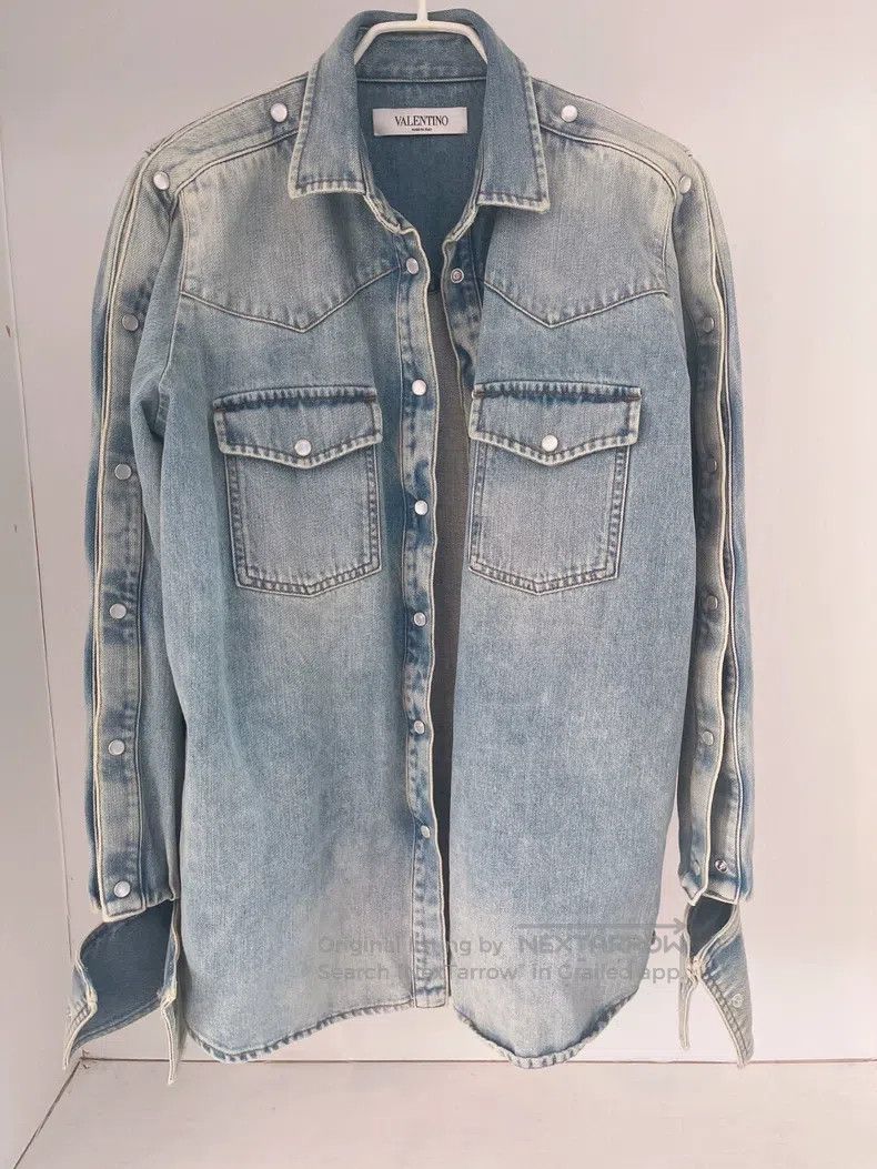 Valentino Valentino Denim shirt jacket and cape feel like two wears Size S / US 4 / IT 40 - 4 Thumbnail