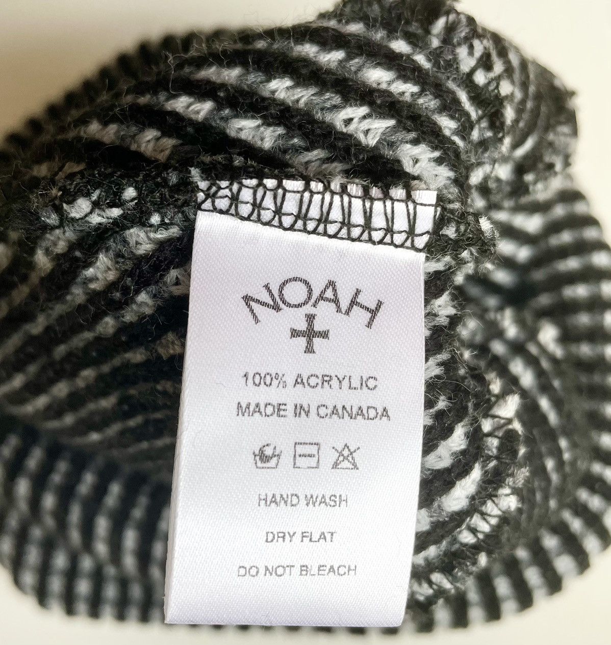 Noah Noah FW22 Tri Color Logo Beanie BLACK Size ONE SIZE - 5 Thumbnail