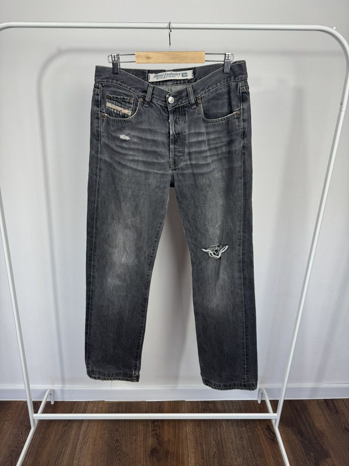 Diesel Diesel Industry Denim Division Distressed Jeans Italy W32 Size US 32 / EU 48 - 10 Thumbnail