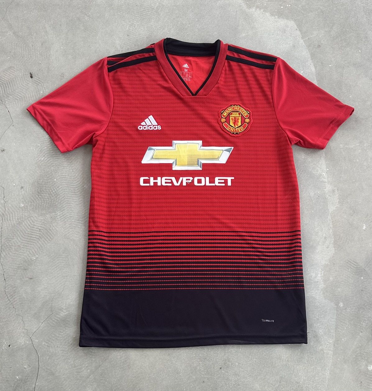 Other MACESTER UNITED 2018/19 HOME JERSEY Size US M / EU 48-50 / 2 - 1 Thumbnail
