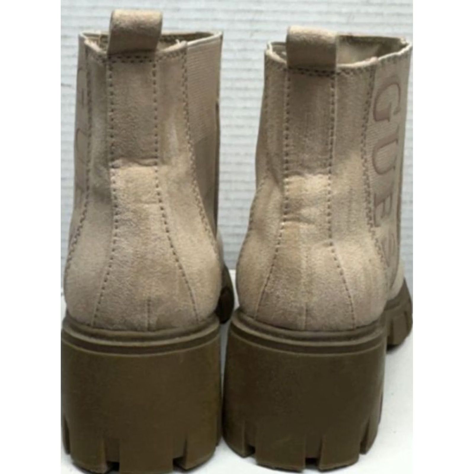 Guess Guess Chelsea Boots Suede Booties Pull On 2.5" Lug Soles Light Beige Womens 6.5 Size US 7 / IT 37 - 7 Thumbnail