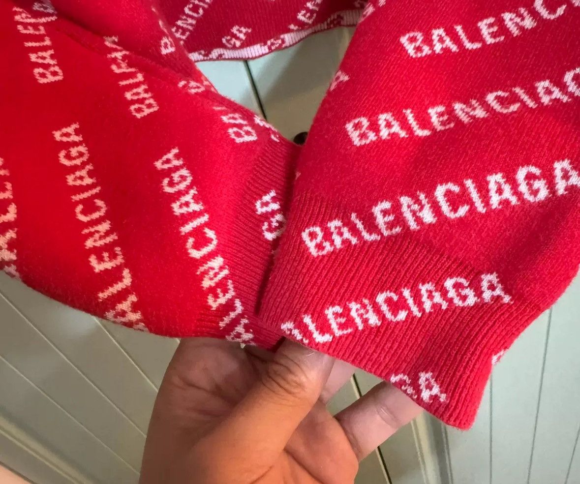Balenciaga Balenciaga SS22 Logo Full Print Round Neck Cotton Sweater Size US XS / EU 42 / 0 - 4 Thumbnail