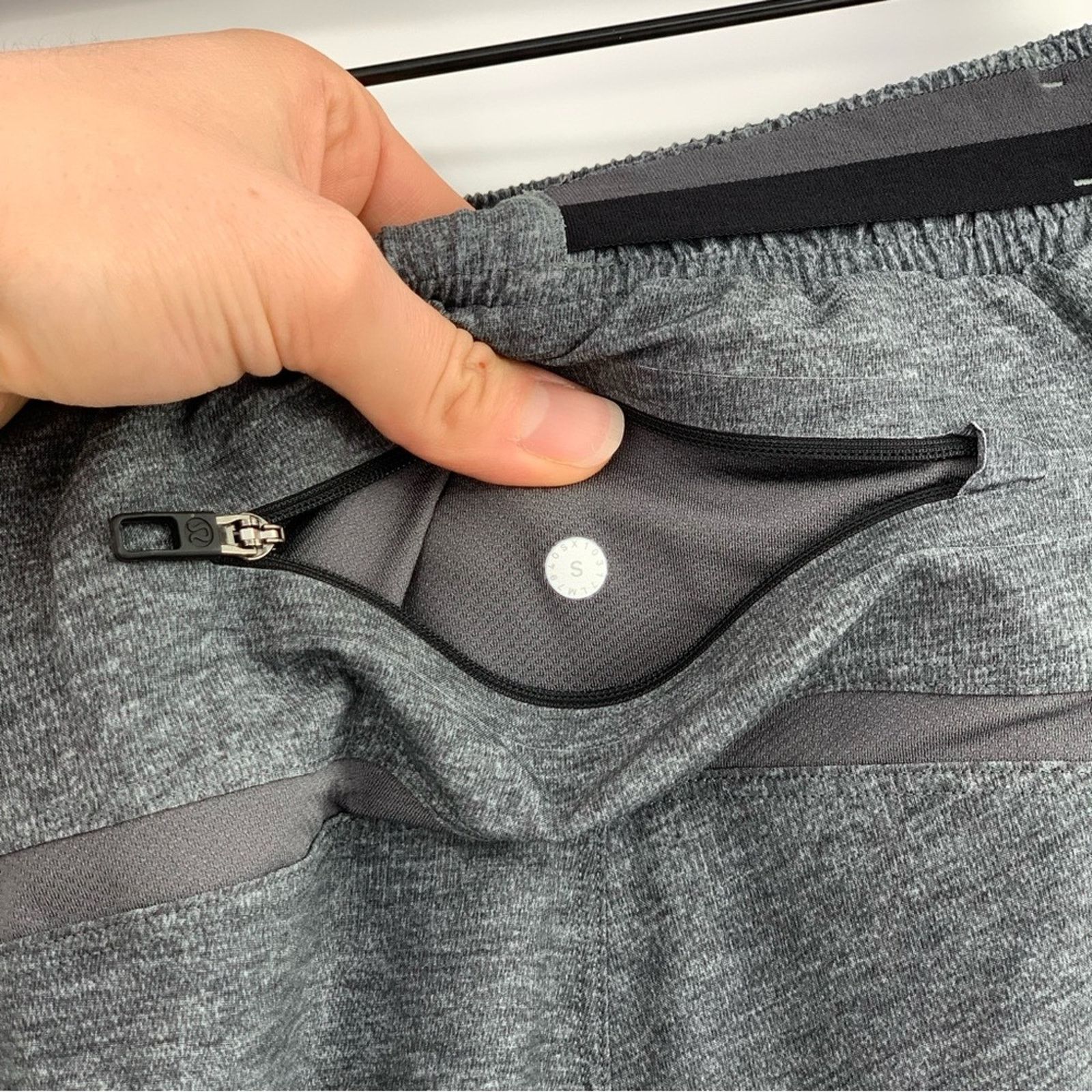 Lululemon LULULEMON 7" Surge Short Linerless Heathered Grey S Size US 26 / EU 42 - 7 Thumbnail