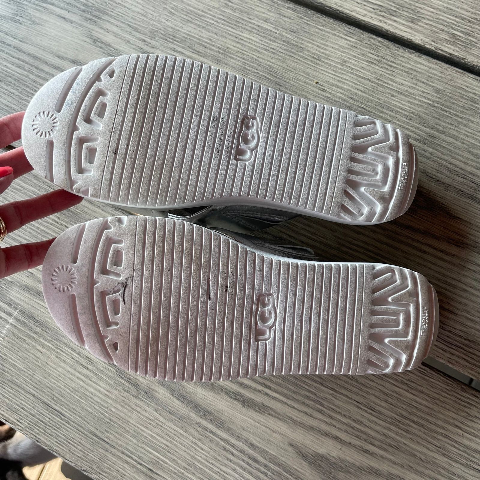 Ugg UGG Zayne Crossband Womens Slide Sandals, 6, Silver Size US 6 / IT 36 - 6 Thumbnail