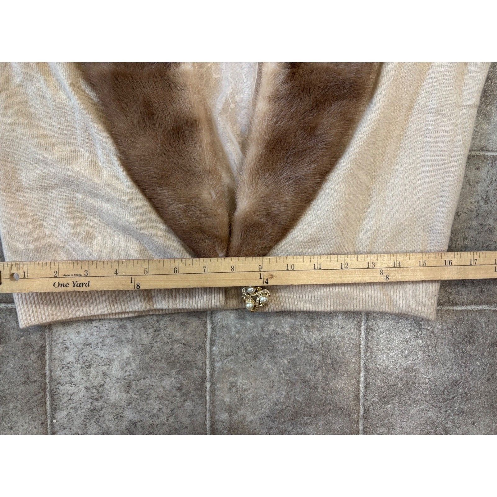Other Vintage Cameron Classics Cashmere Cardigan Mink Fur Collar Size S / US 4 / IT 40 - 22 Thumbnail
