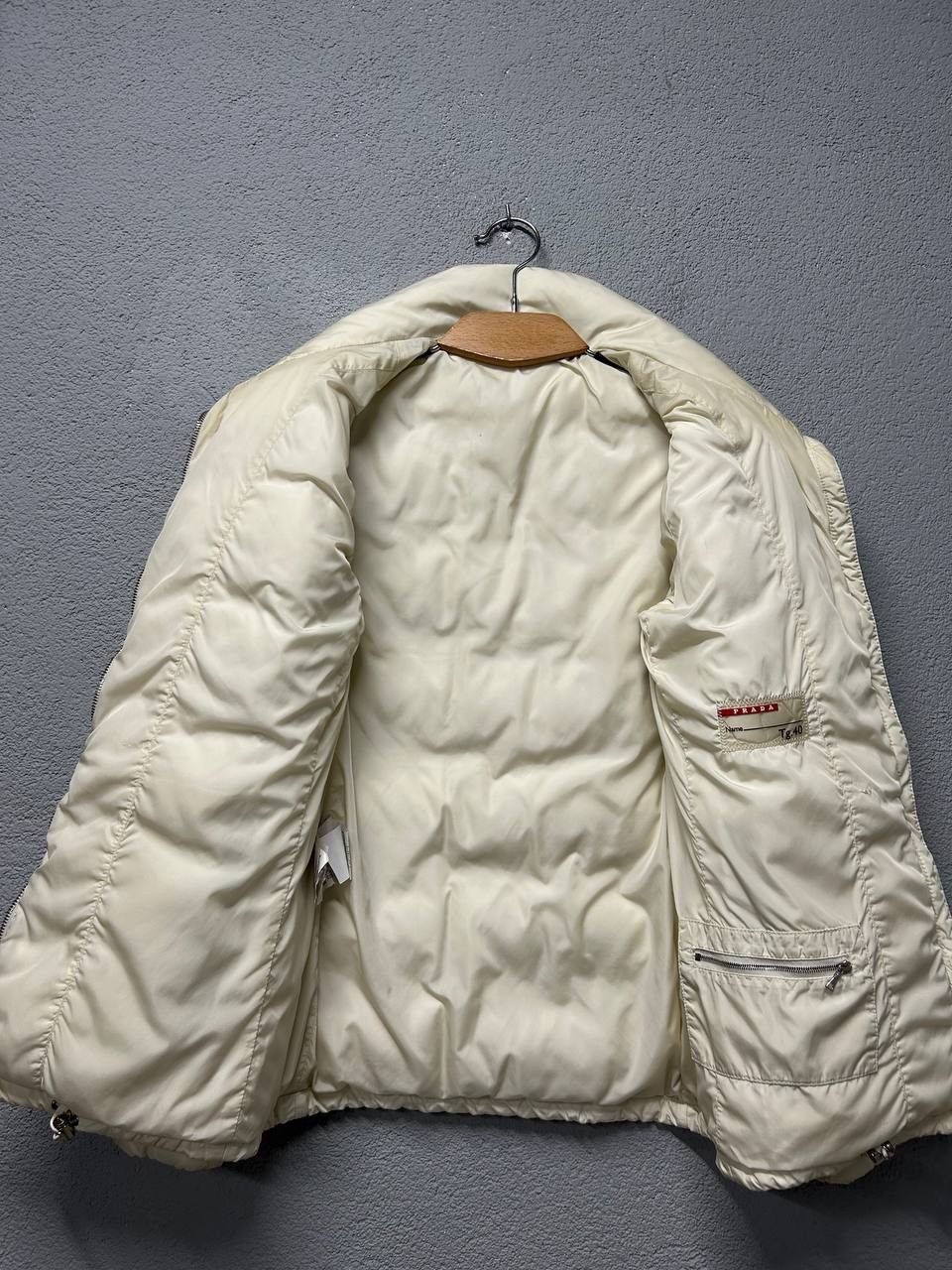 Prada Prada womens down jacket 2009 size 40 / M Size S / US 4 / IT 40 - 12 Thumbnail