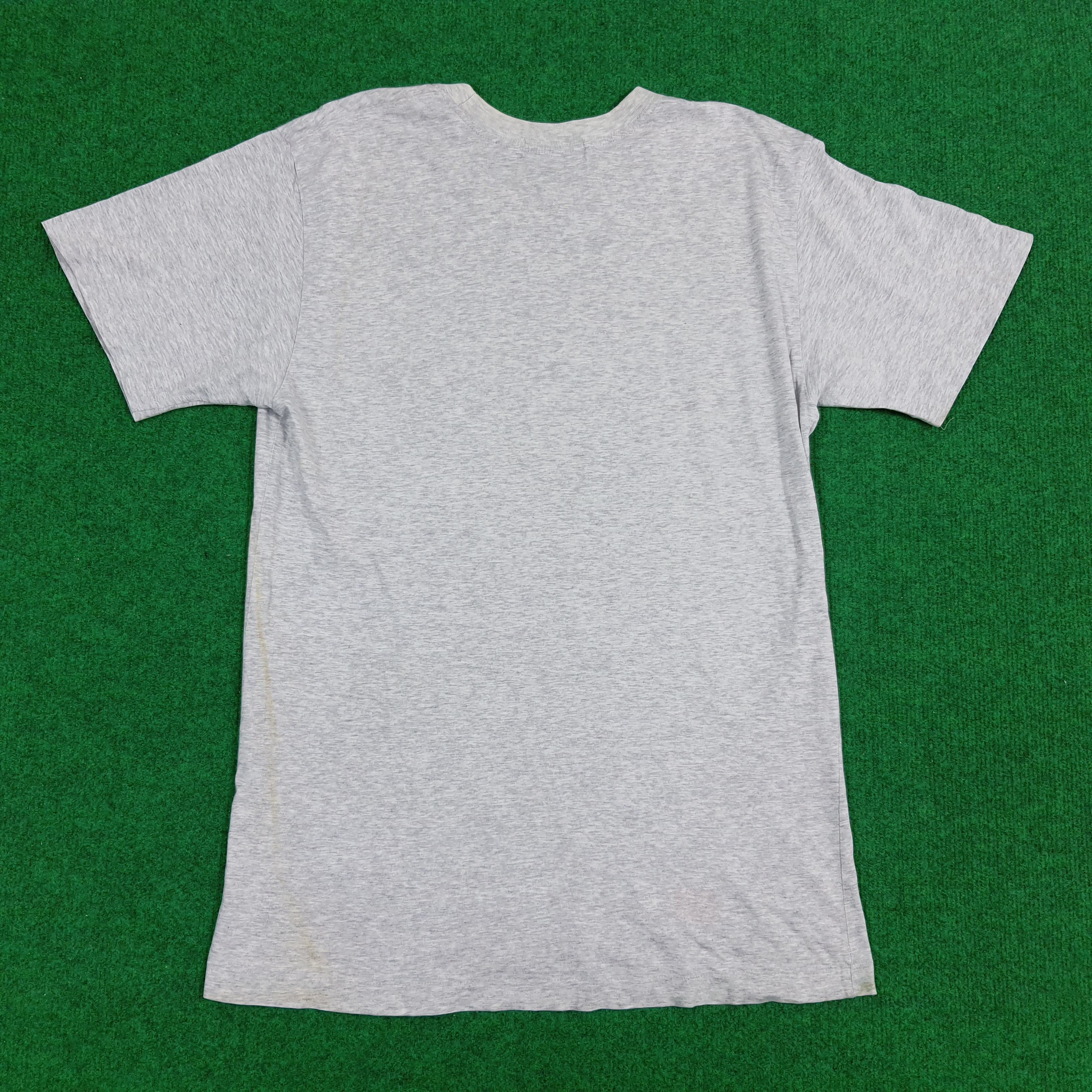 Vintage × Yves Saint Laurent Vintage Yves Saint Lauren YSL Small Logo Designer Tshirt Size US M / EU 48-50 / 2 - 3 Thumbnail