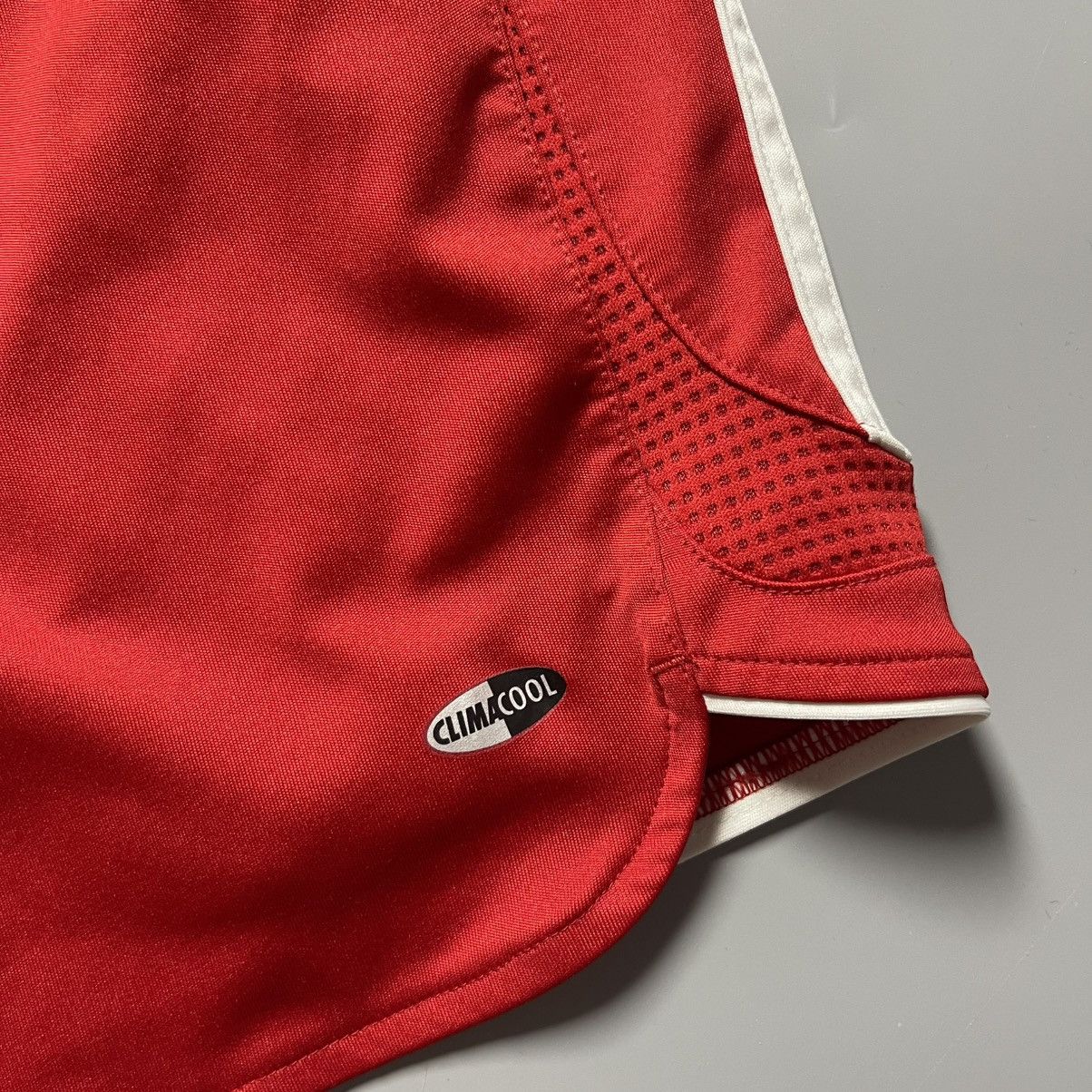 Adidas LIVERPOOL ADIDAS 2006/2007 HOME SHORTS #9 TORRES Size US 36 / EU 52 - 9 Thumbnail