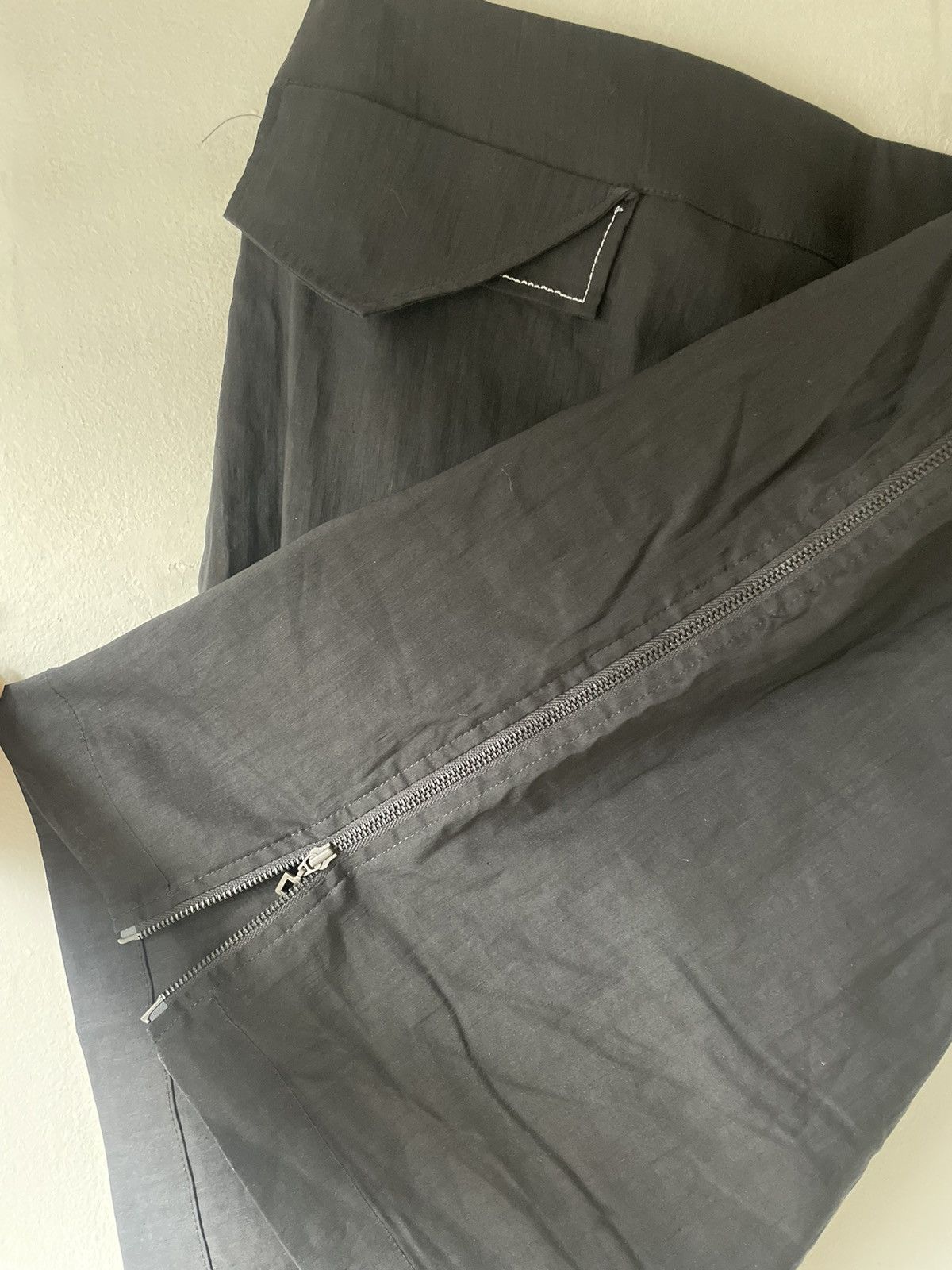 Sarah Pacini Sarah Pacini low rise midi skirt with wide zipper (M) Size 27" / US 4 / IT 40 - 7 Thumbnail