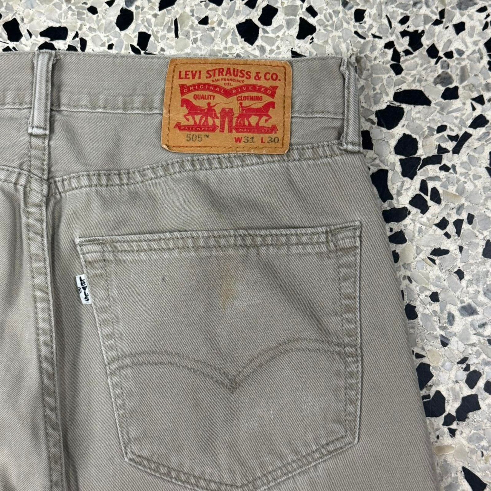 Levi's × Vintage VINTAGE Y2K LEVIS 505 TAN BEIGE KHAKI DENIM JEANS: Size US 31 - 6 Thumbnail