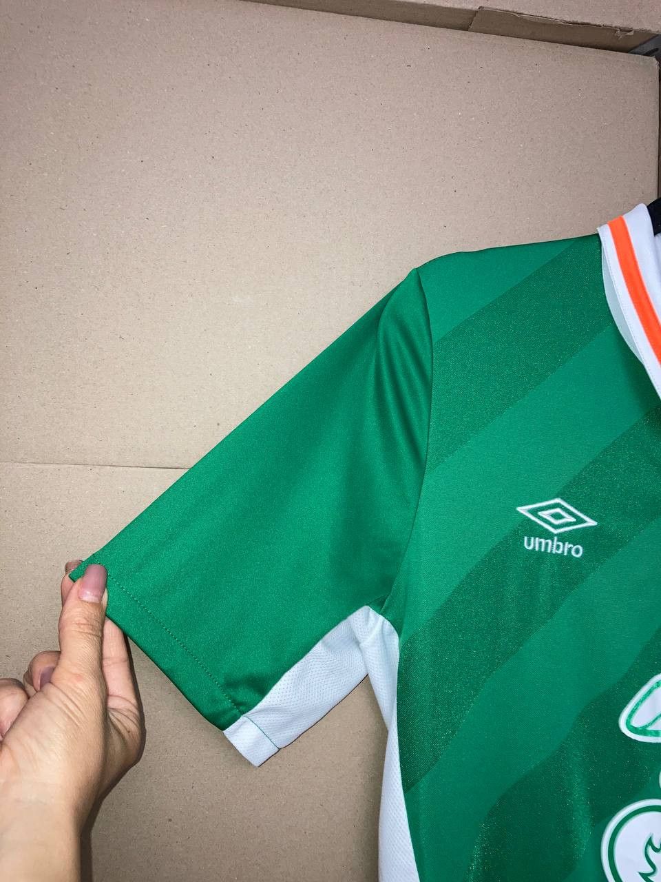 Umbro VINTAGE IRELAND 2016/2017 HOME FOOTBALL SHIRT UMBRO Y2K Size US M / EU 48-50 / 2 - 8 Thumbnail