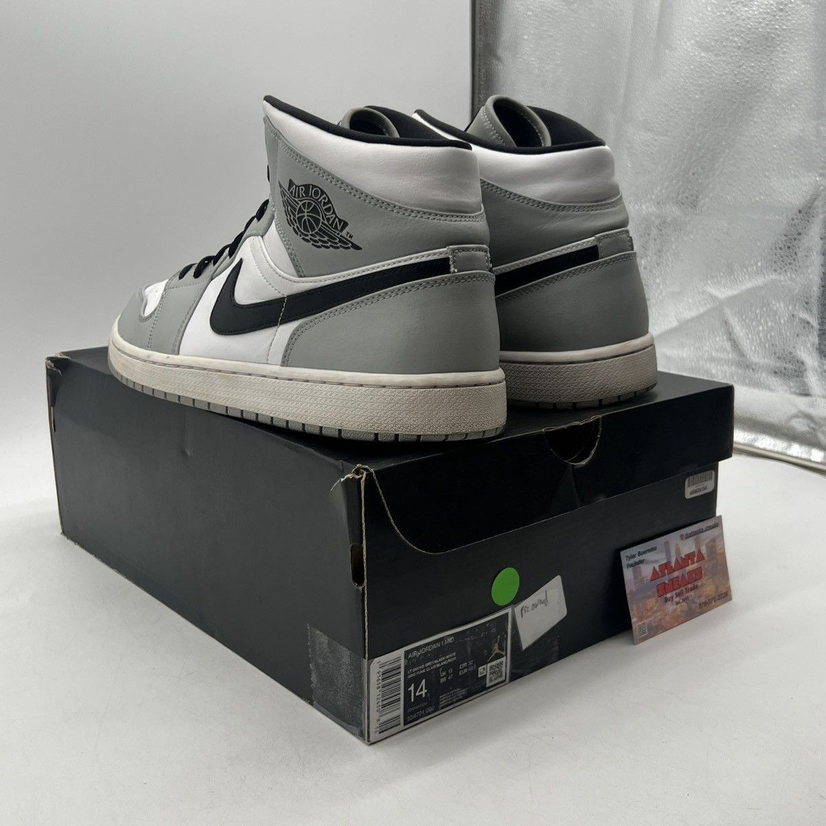 Nike Air Jordan 1 mid smoke grey Size US 14 / EU 47 - 4 Thumbnail