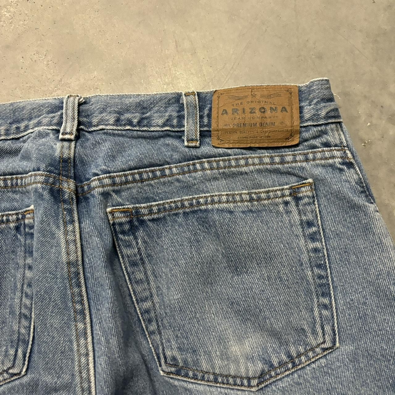 Japanese Brand × Vintage Crazy Vintage Y2K/2000s Medium Wash Essential Denim Jeans! Size US 34 / EU 50 - 7 Thumbnail