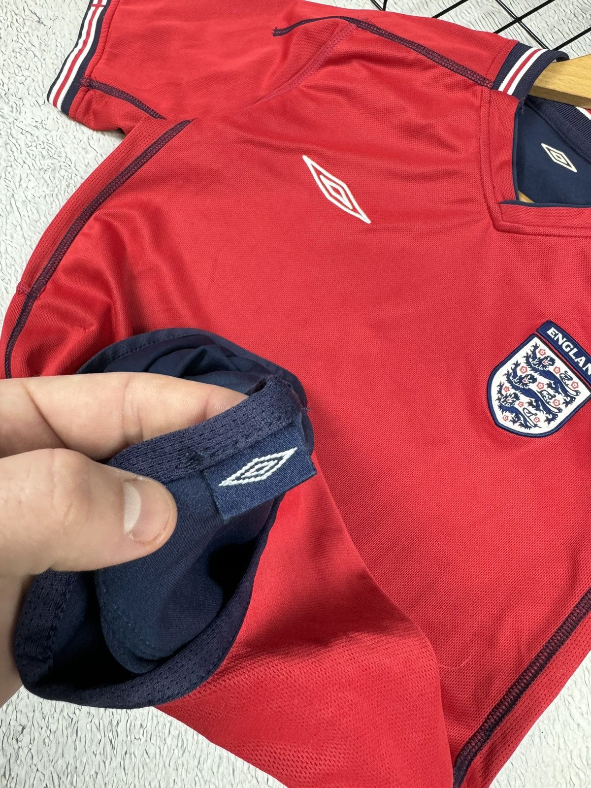 Umbro × Vintage 2002 England National Team Away Umbro Jersey Blokcore M sz Size US M / EU 48-50 / 2 - 7 Thumbnail