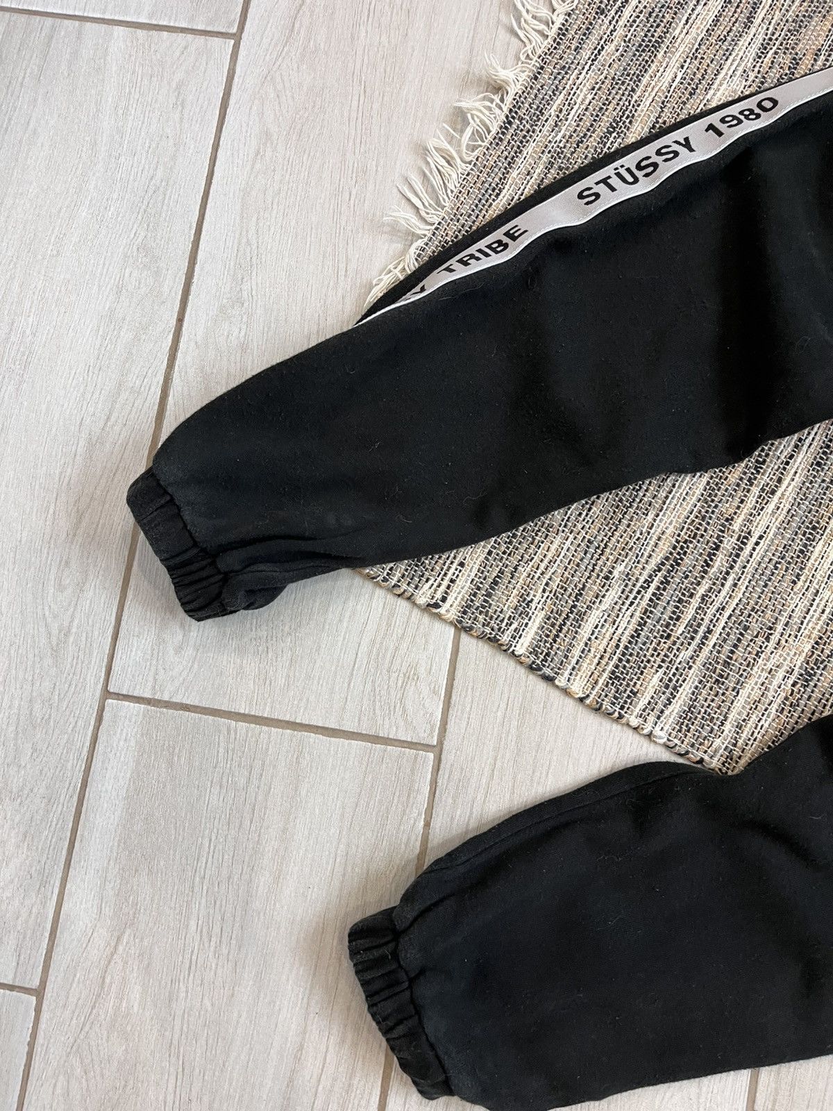 Stussy × Vintage Rare Vintage Stussy Sweatpants Black logo faded velours Size 30" / US 8 / IT 44 - 9 Thumbnail