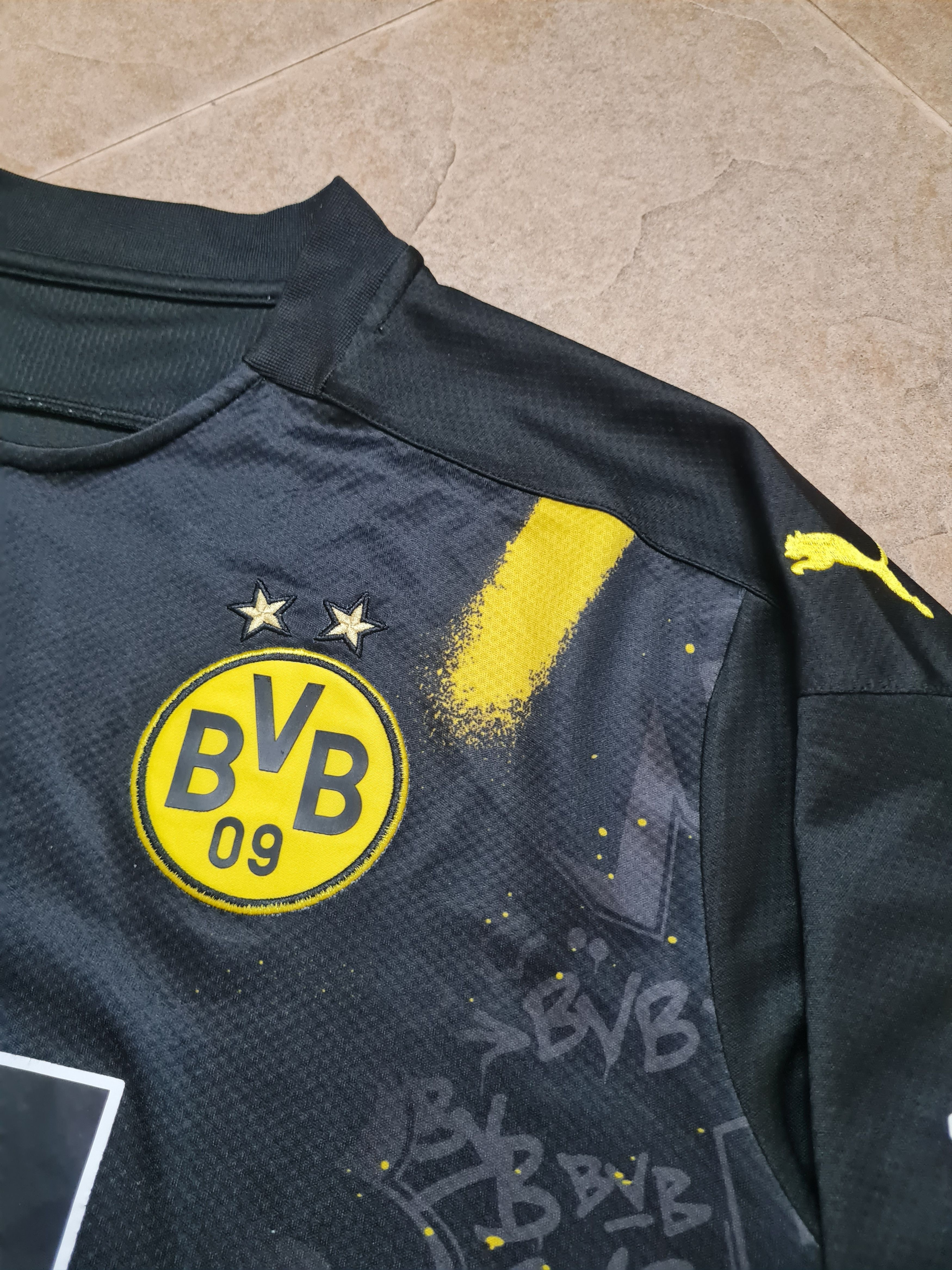 Puma Borussia Dortmund Away shirt 2020 Soccer Puma Mens Trikot Size US L / EU 52-54 / 3 - 15 Thumbnail