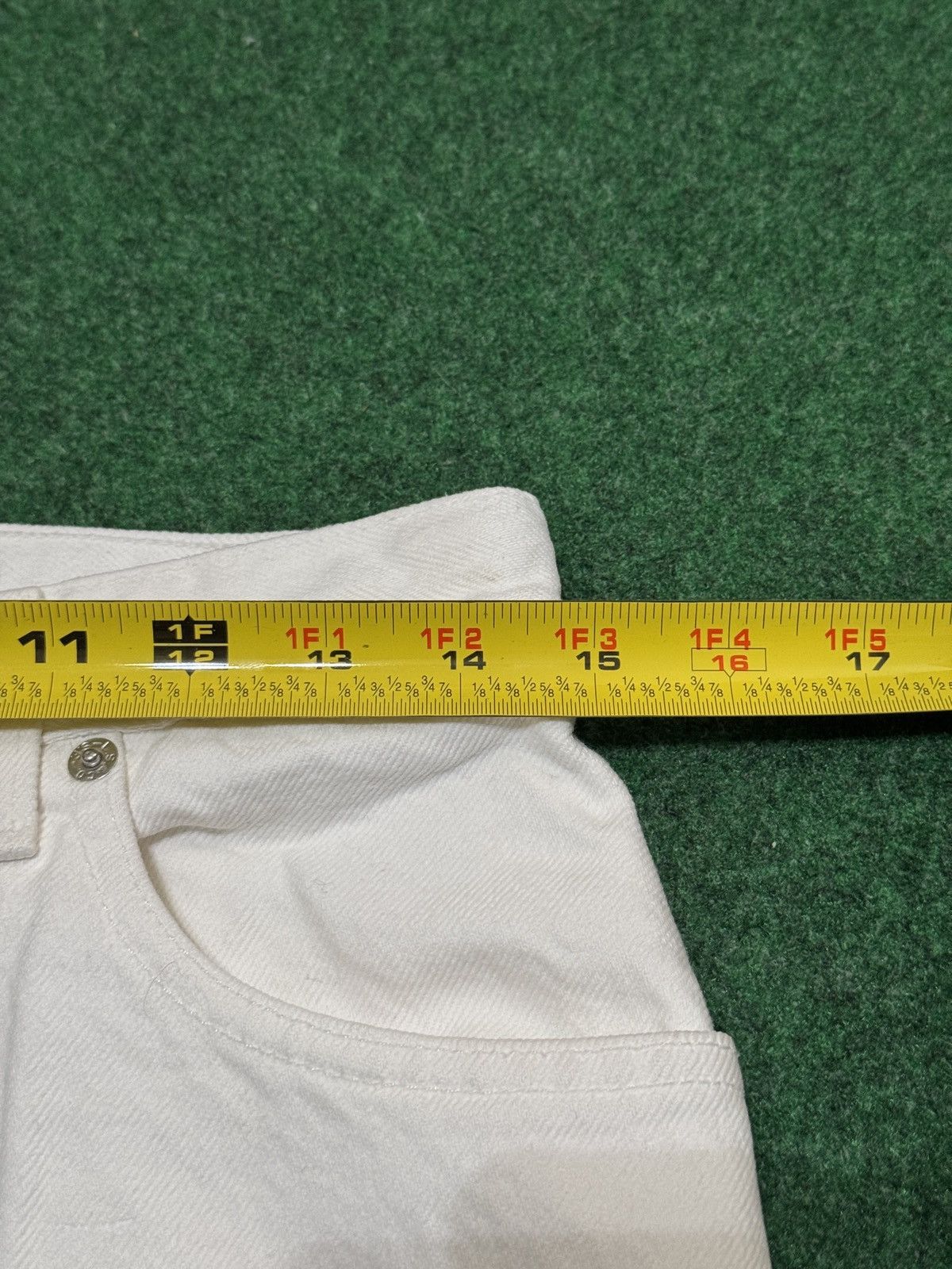 Levi's Vintage Clothing Vintage 90s Levi’s 550 Relaxed 10 30x32 White Denim Jeans Size 32" / US 10 / IT 46 - 6 Thumbnail