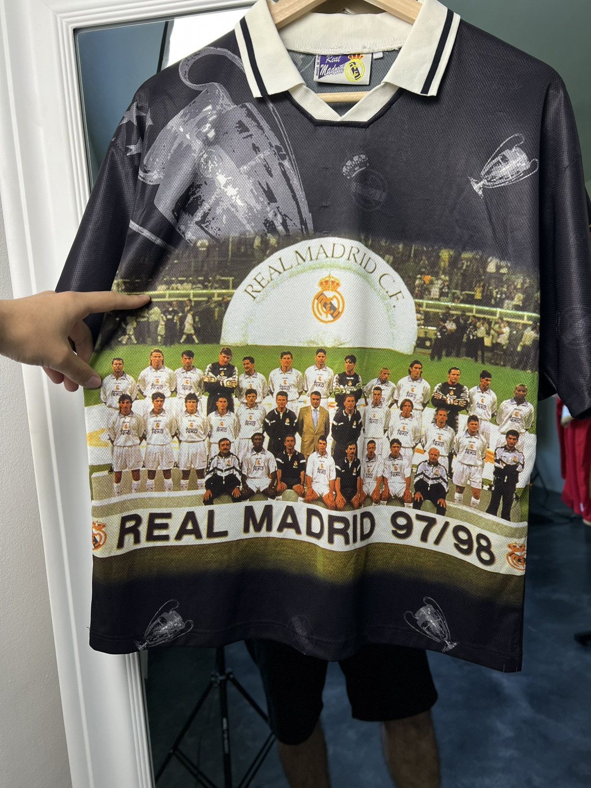 Vintage Real Madrid 97/98 Vintage Home Shirt #7–Spain Copa de Europa Size US S / EU 44-46 / 1 - 12 Thumbnail