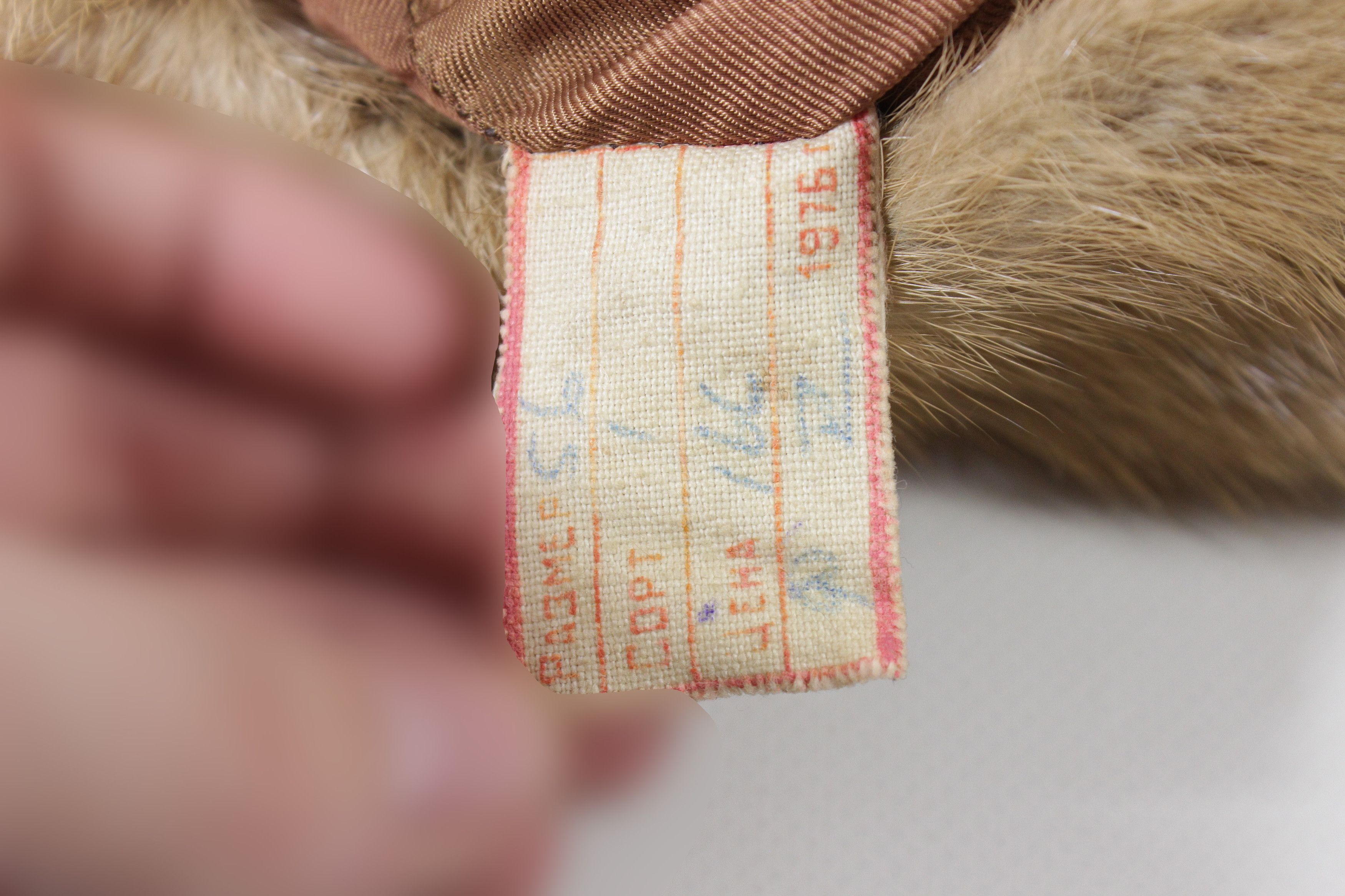 Vintage 1976 Soviet Fur Hat Size ONE SIZE - 6 Thumbnail