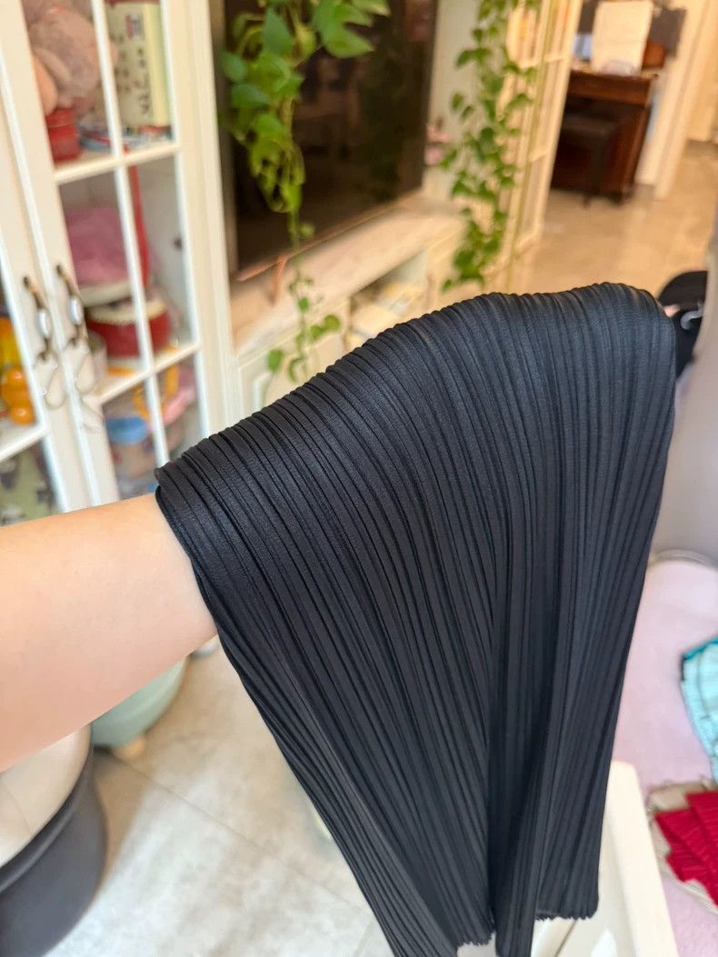 Issey Miyake Issey Miyake size:4 Black pleated basic straight skirt and Size 31" - 6 Thumbnail