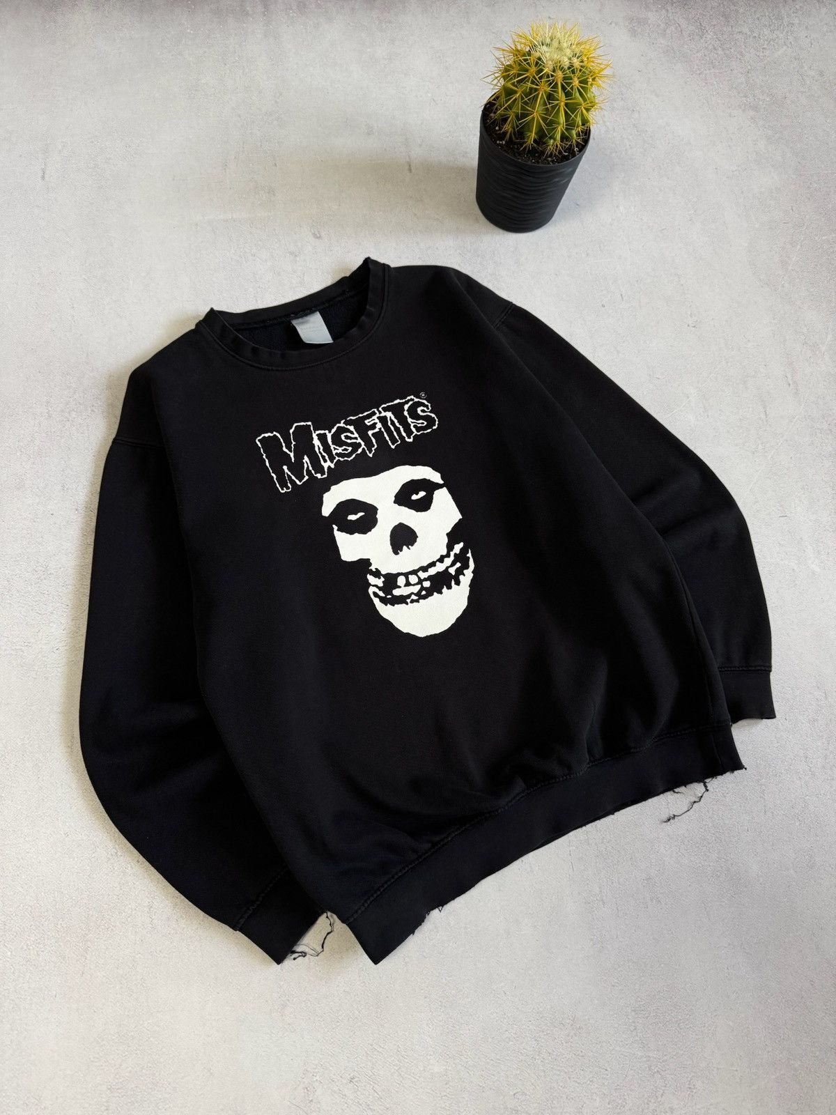 Misfits Vintage Misfits Sweatshirt Big Logo Black Distressed 90s Size US S / EU 44-46 / 1 - 2 Thumbnail