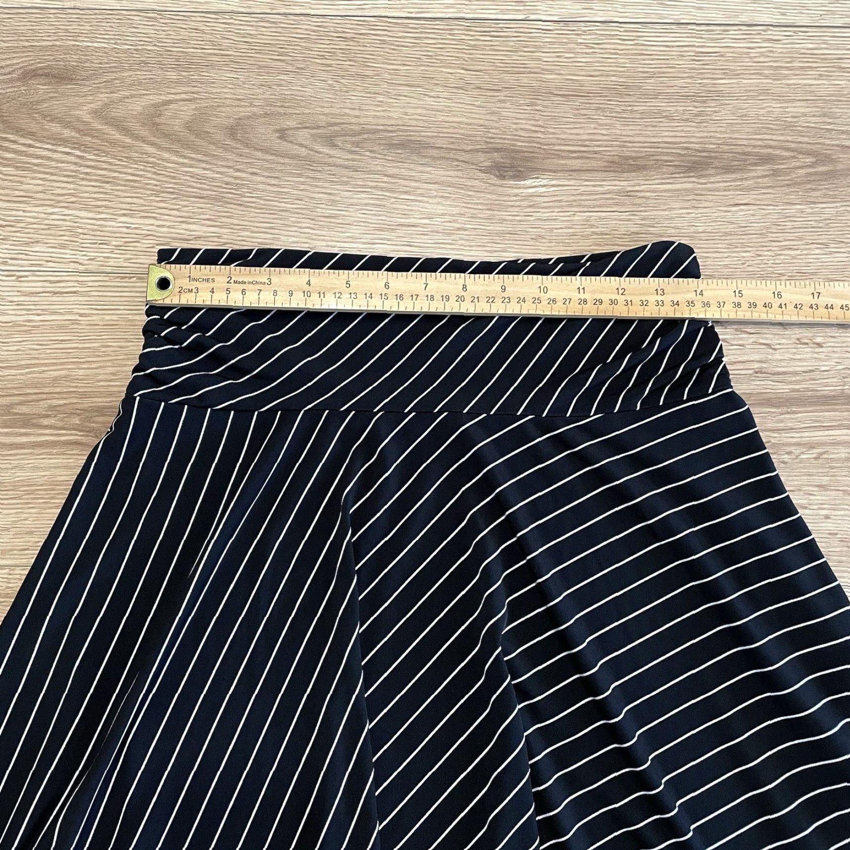 Vintage Maurices Skirt Women A-Line Short Black Striped Stretch Waistband Medium M Polyester Spandex Size 32" / US 10 / IT 46 - 4 Thumbnail