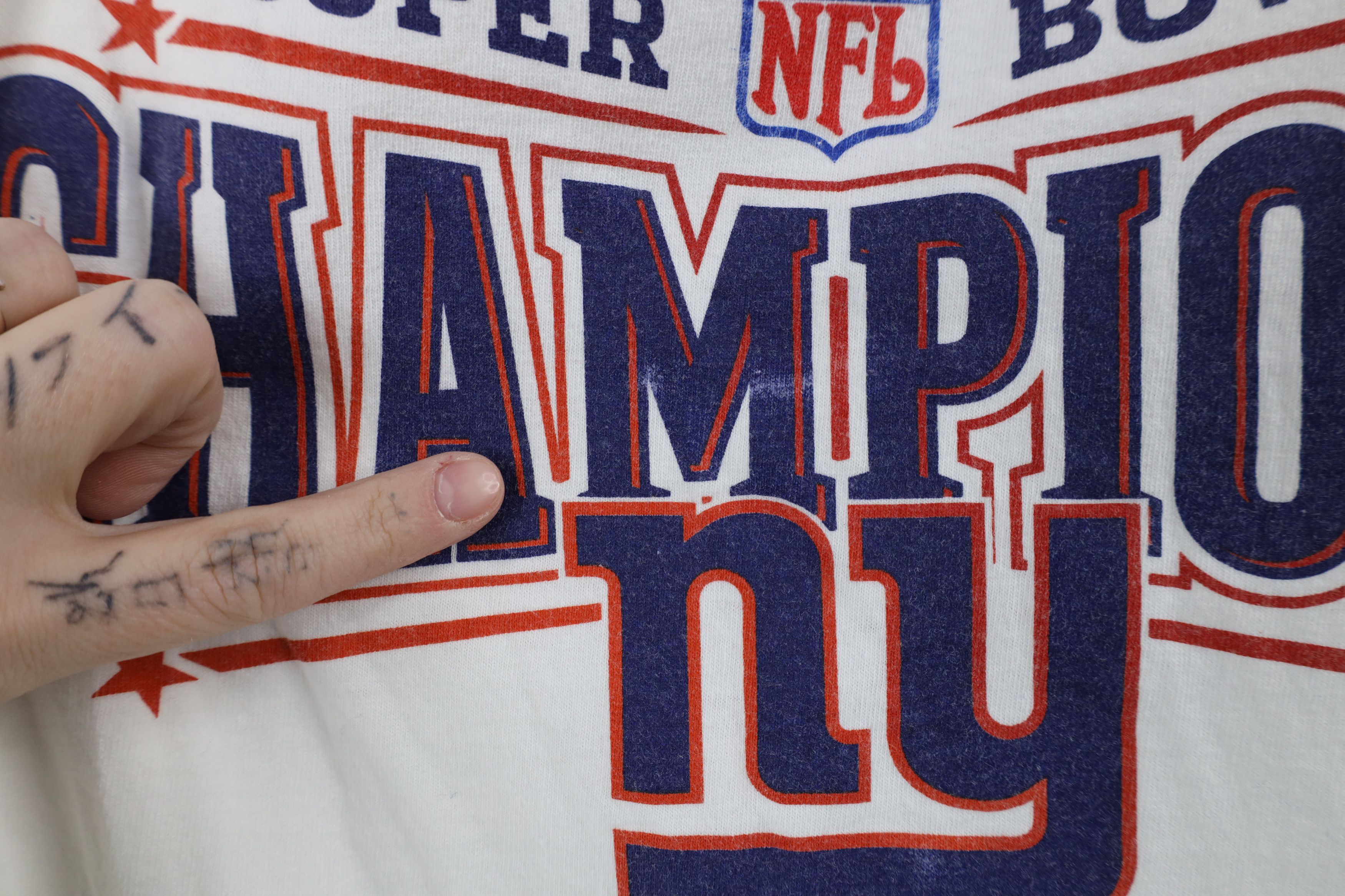 Vintage Vintage Super Bowl Champs New York Giants Football T-Shirt Size US XXL / EU 58 / 5 - 5 Thumbnail