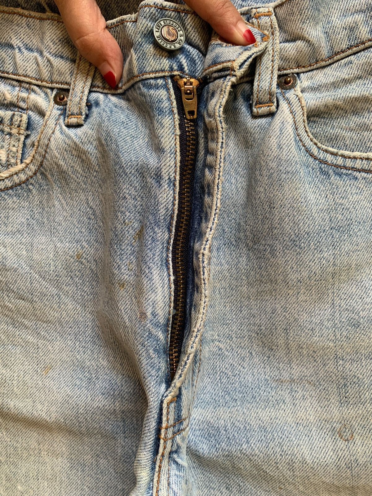 Levi's × Levi's Vintage Clothing Vintage 90s Levis Big E Painted Blue Wash Distressed Jeans Size US 28 / EU 44 - 3 Thumbnail
