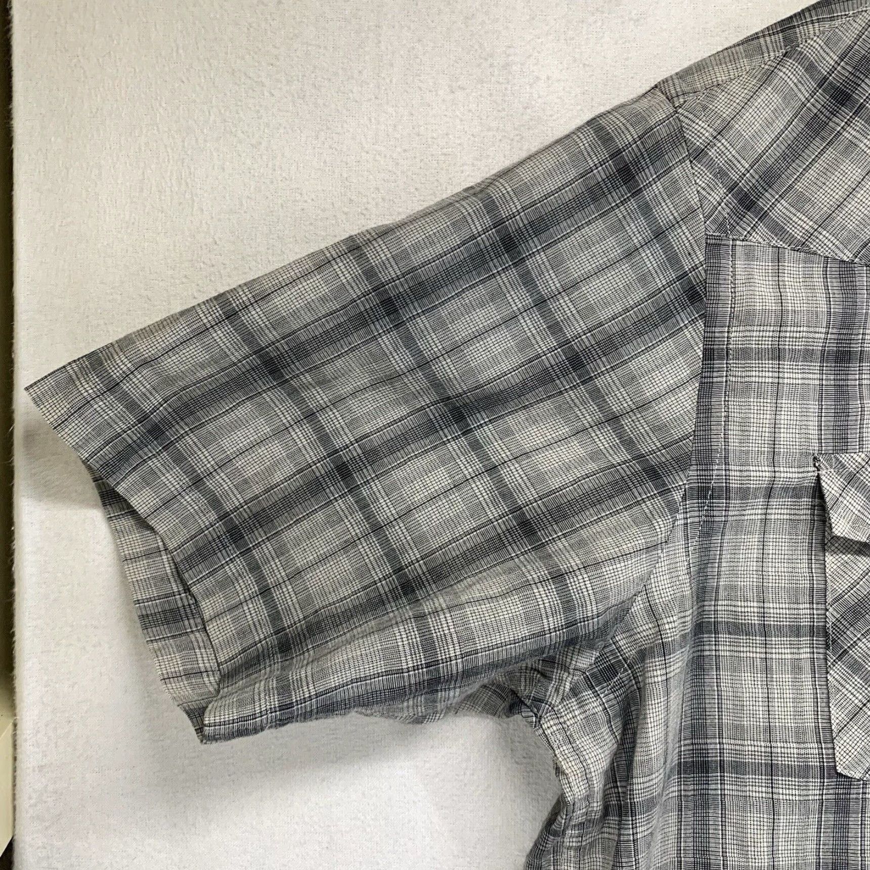 Pendleton VINTAGE Pendleton Shirt Mens Large Gray Plaid 2 Front Pockets Short Sleeve Casual Workwear 48 Chest Mens Size US L / EU 52-54 / 3 - 5 Thumbnail