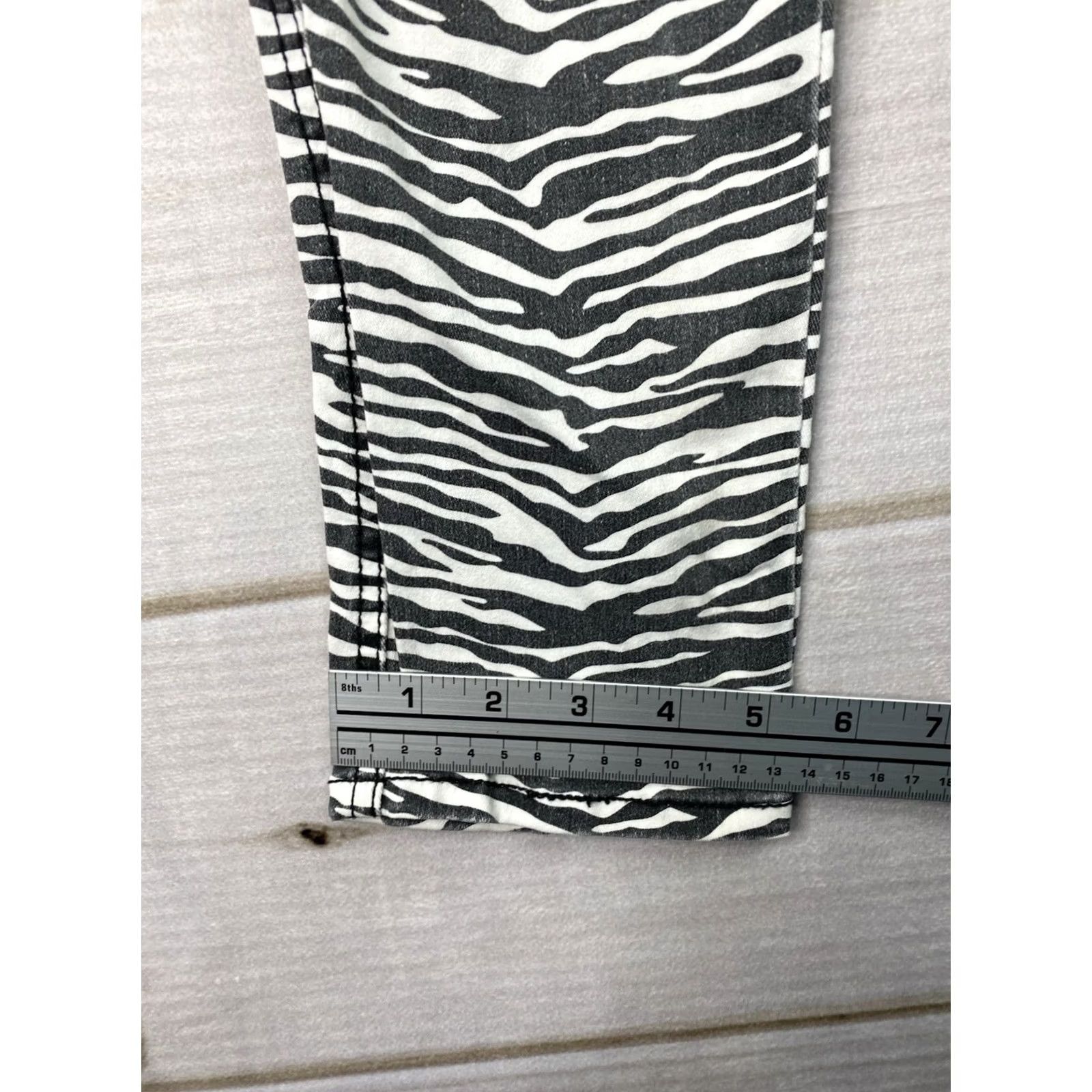 Tripp NYC Daang Goodman Tripp NYC Pants Womens Jr Sz 9 Zebra Print Low Rise Stretch Grunge Size 30" / US 8 / IT 44 - 7 Thumbnail