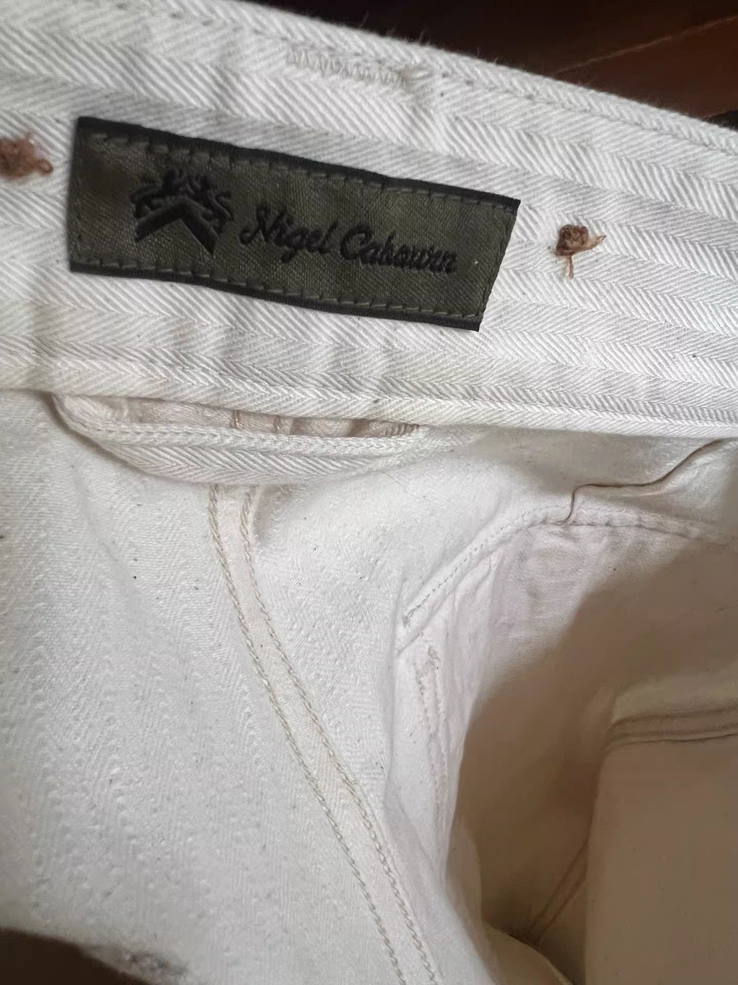 Nigel Cabourn Nigel Cabourn White Herringbone Cargo Shorts Size US 32 / EU 48 - 9 Thumbnail