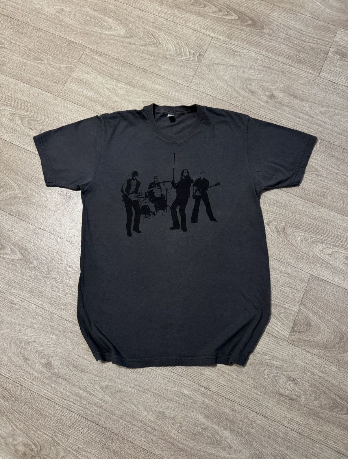Band Tees 🔷Official Vintage U2 Vertigo Tour 2006 Y2K T-shirt🔷 Size US L / EU 52-54 / 3 - 1 Thumbnail