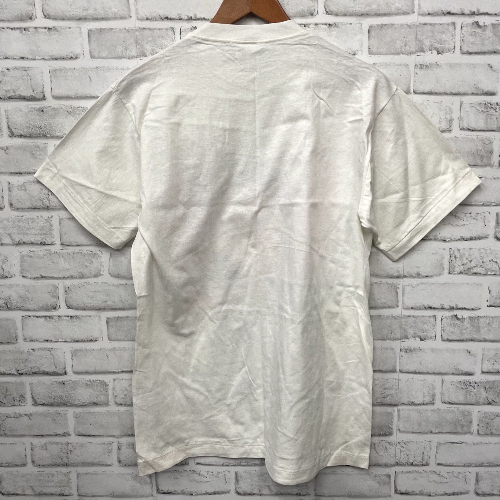 Vintage VINTAGE Elvis Memorial White Cotton single stitch Graphic Tee Mens XL USA Stitch T-Shirt Men's XL White USA Stitch Graphic Tee Size US XL / EU 56 / 4 - 5 Thumbnail